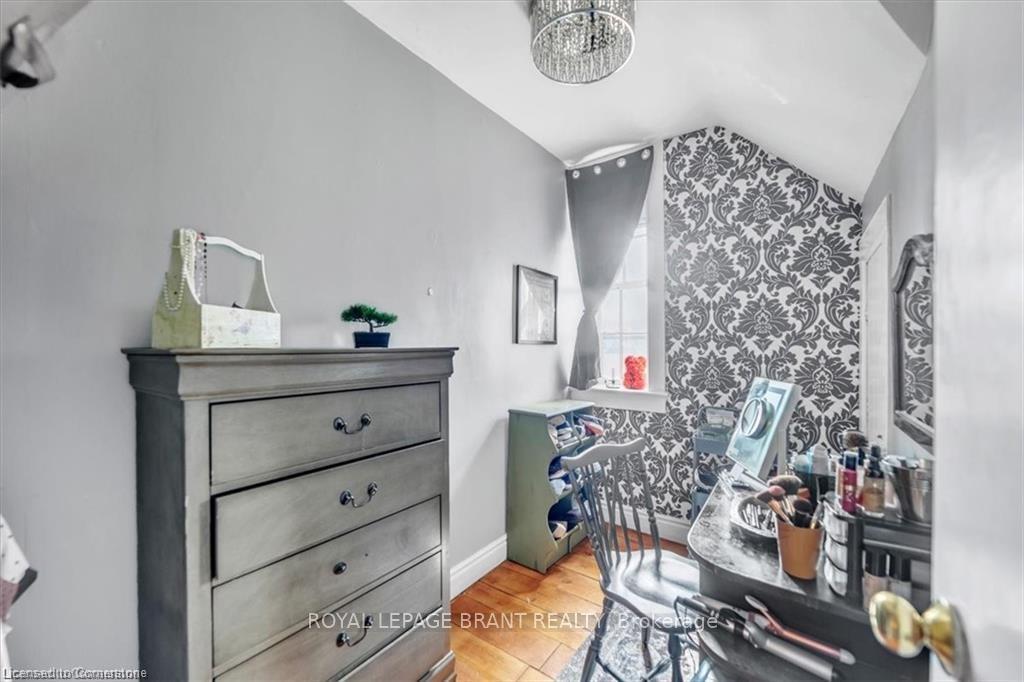 Photo 10 of 40 Walnut Lane, Brant, Paris — HOMEH