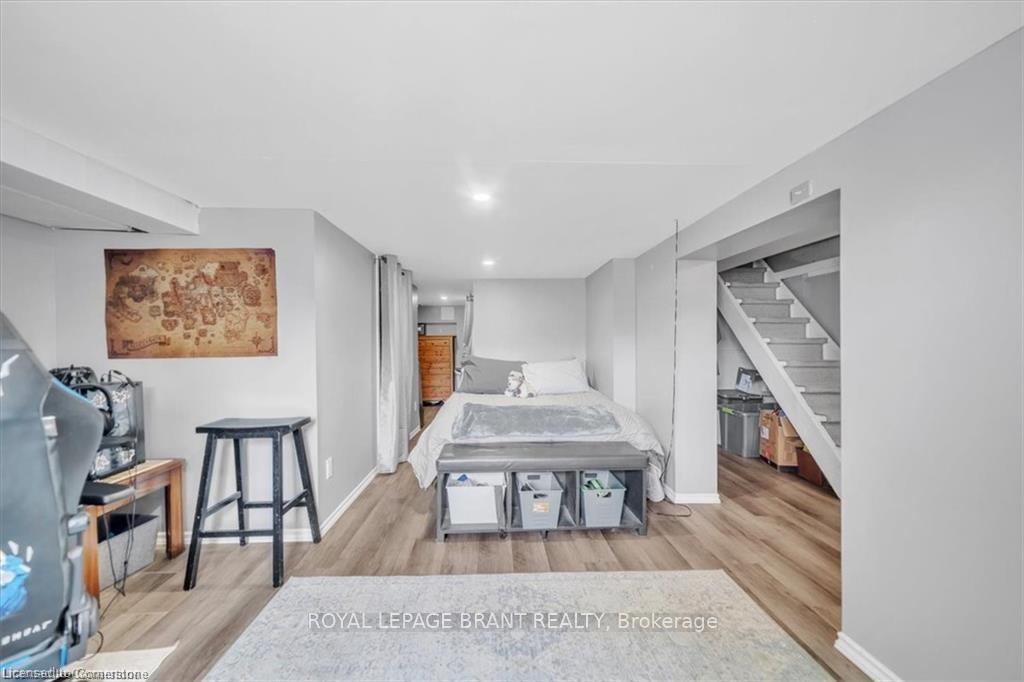 Photo 11 of 40 Walnut Lane, Brant, Paris — HOMEH
