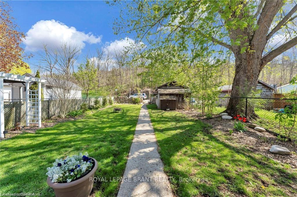 Photo 12 of 40 Walnut Lane, Brant, Paris — HOMEH