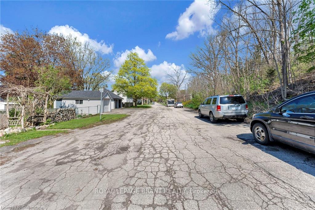 Photo 15 of 40 Walnut Lane, Brant, Paris — HOMEH