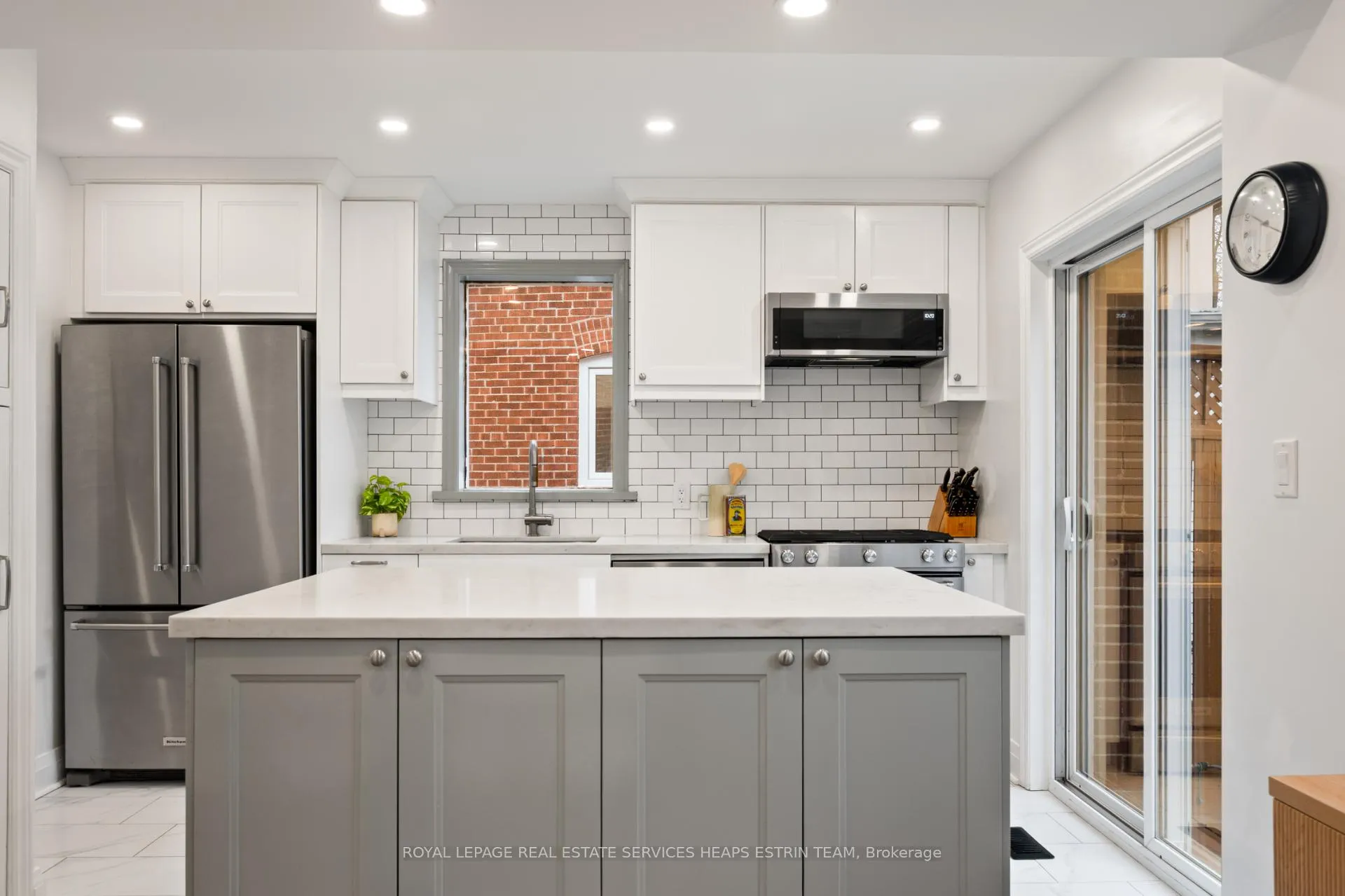 Photo 10 of 54 Thursfield Crescent, Toronto, Leaside — HOMEH