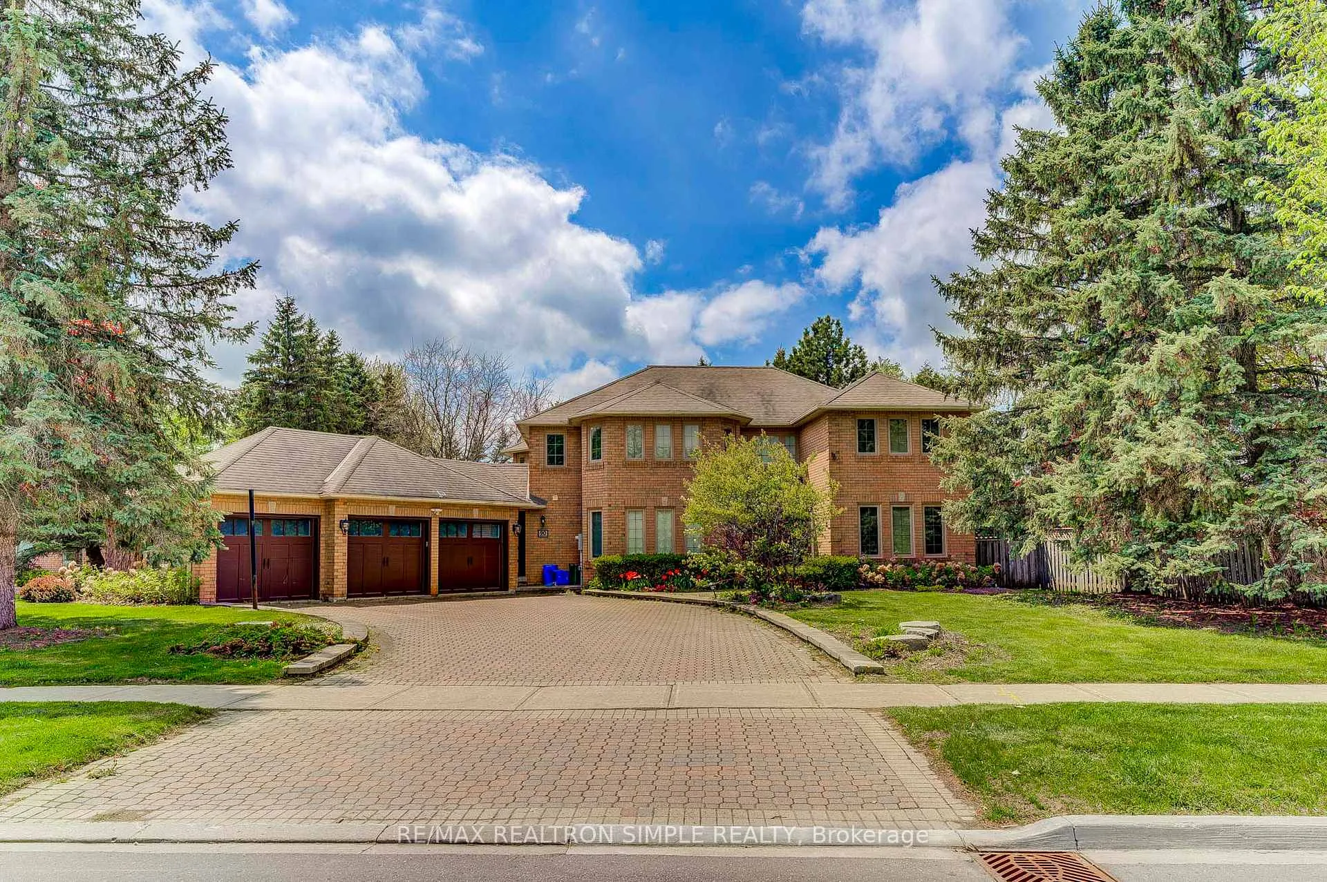 Front of 90 Treegrove Circle