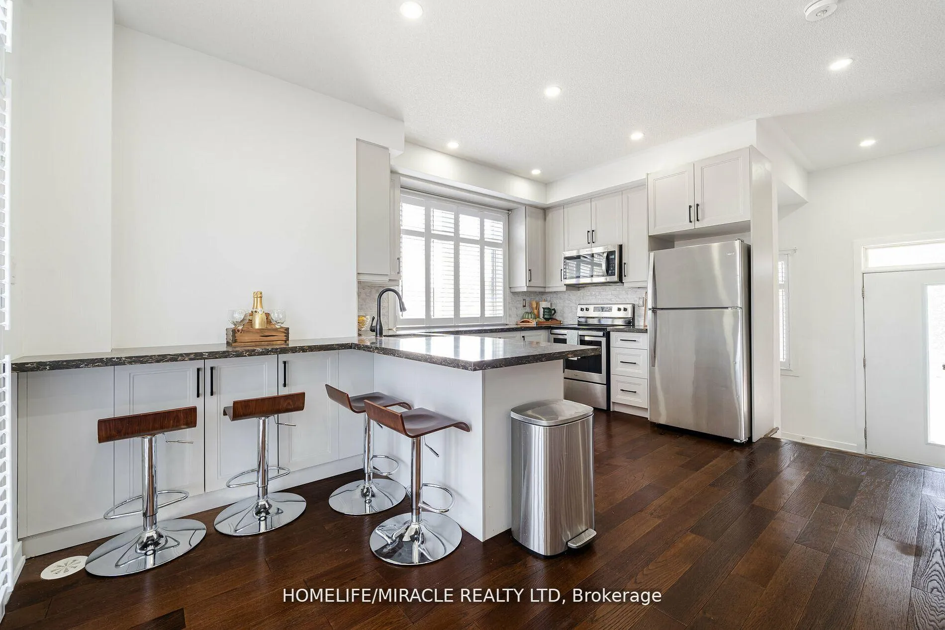 Photo 4 of 13 Antigonish Street, Vaughan, Vaughan Grove — HOMEH