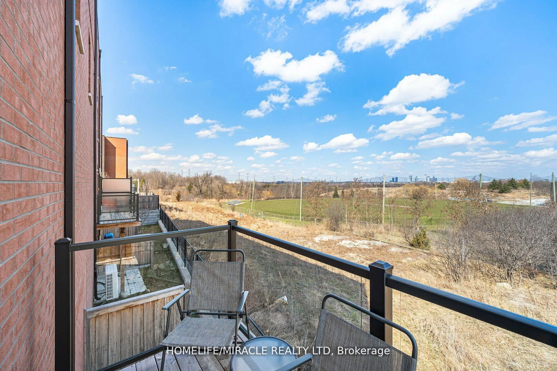 Photo 9 of 13 Antigonish Street, Vaughan, Vaughan Grove — HOMEH