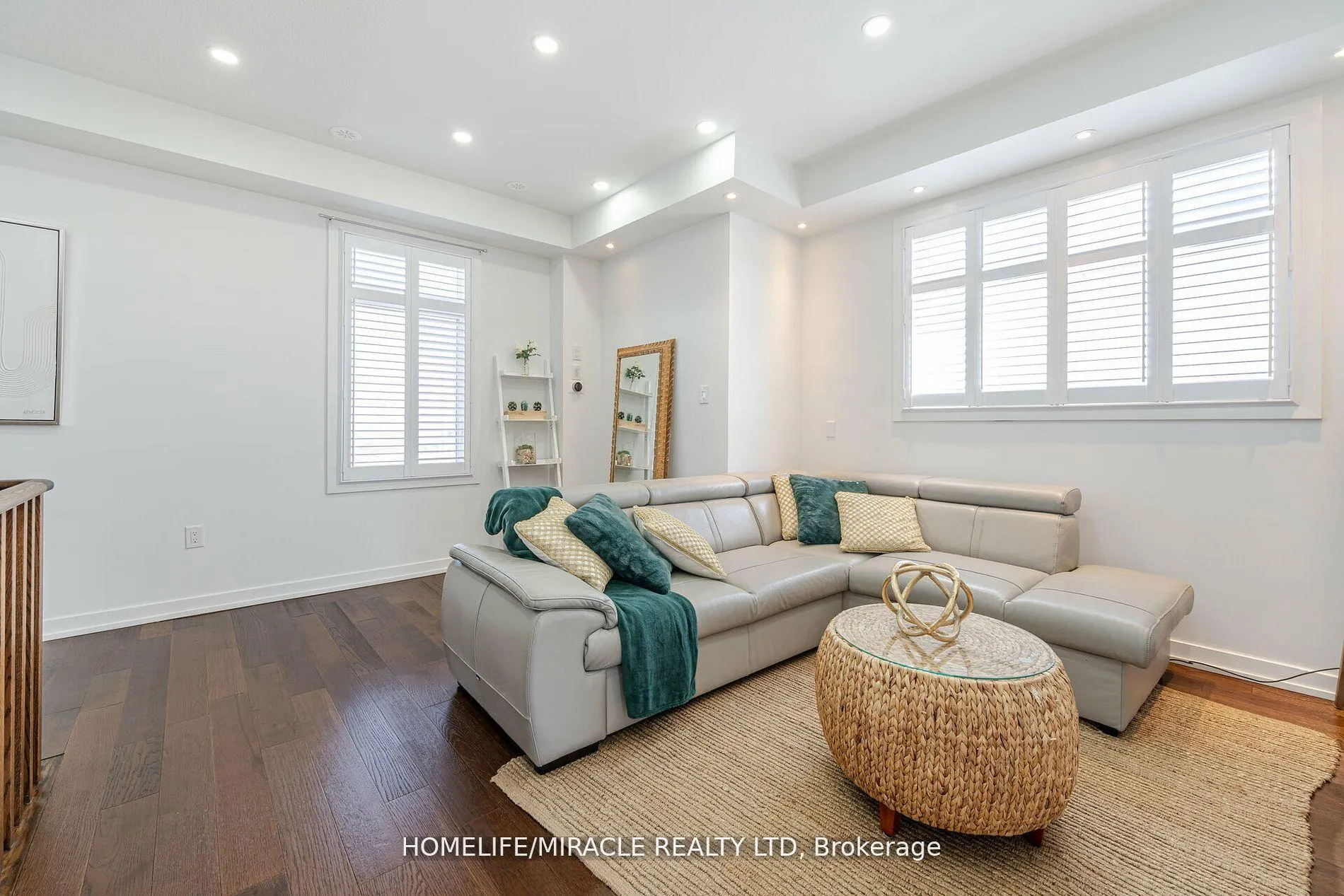 Photo 12 of 13 Antigonish Street, Vaughan, Vaughan Grove — HOMEH