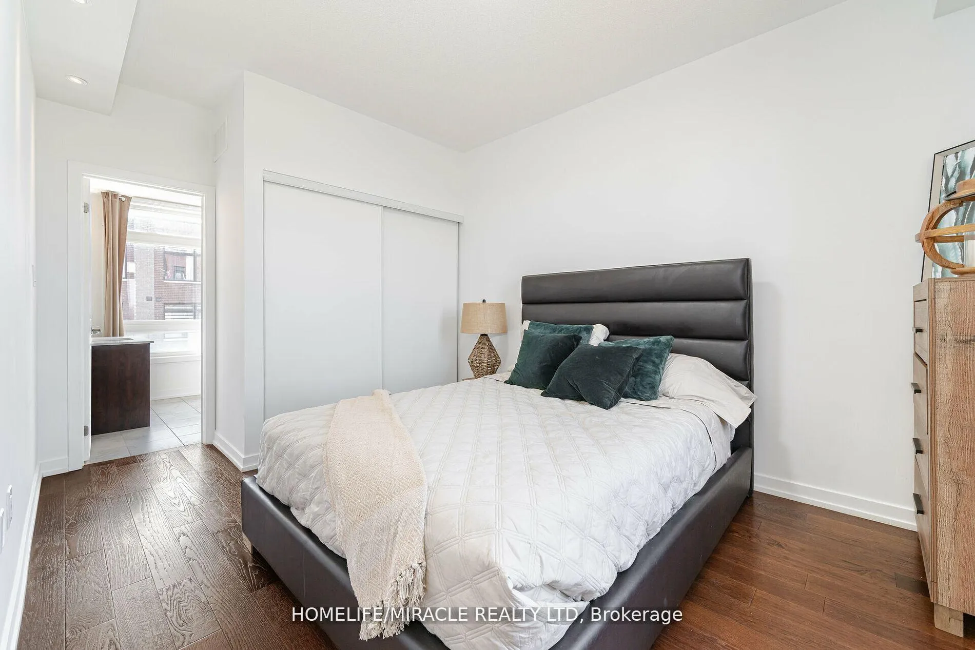 Photo 16 of 13 Antigonish Street, Vaughan, Vaughan Grove — HOMEH