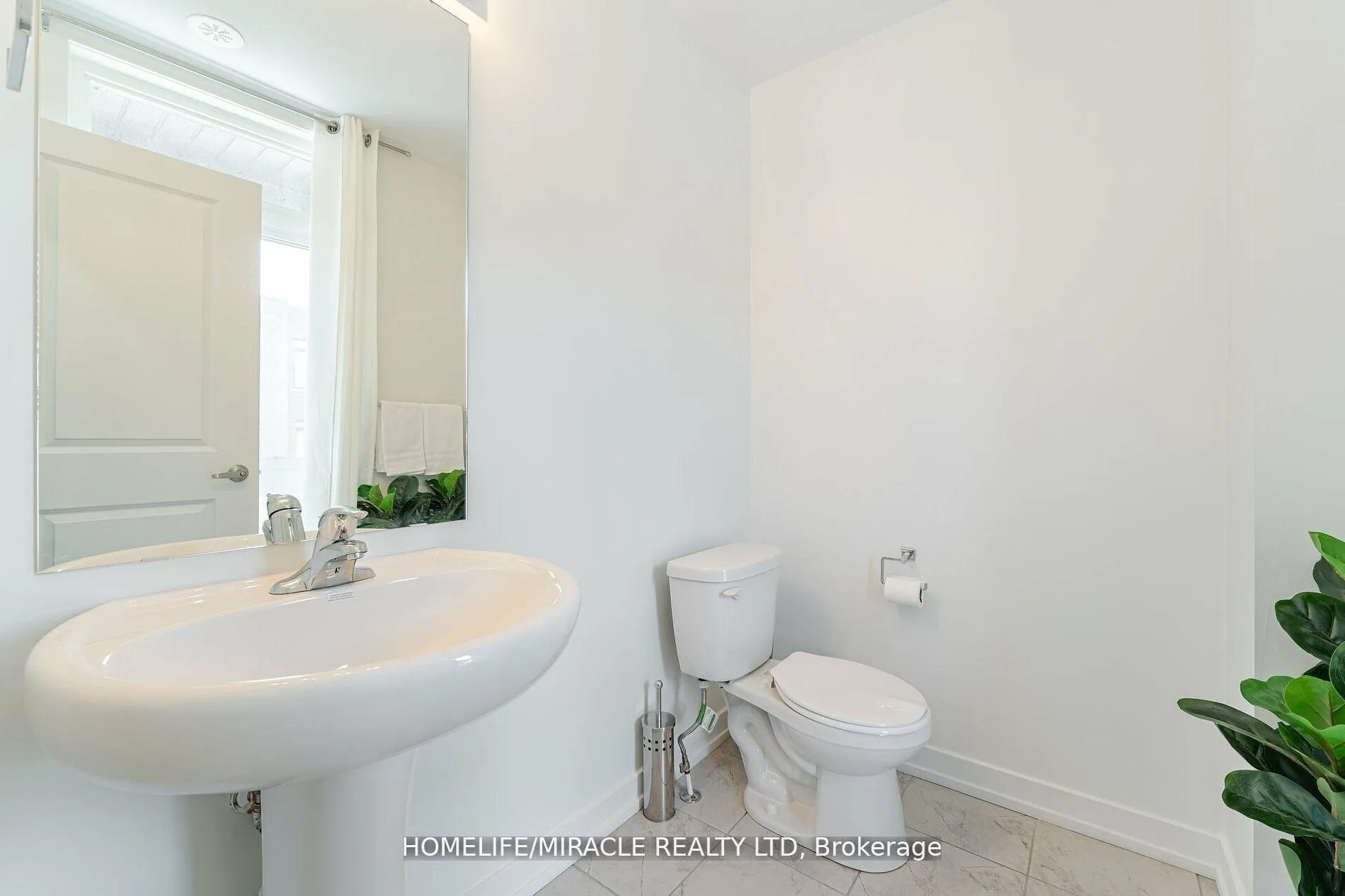 Photo 18 of 13 Antigonish Street, Vaughan, Vaughan Grove — HOMEH