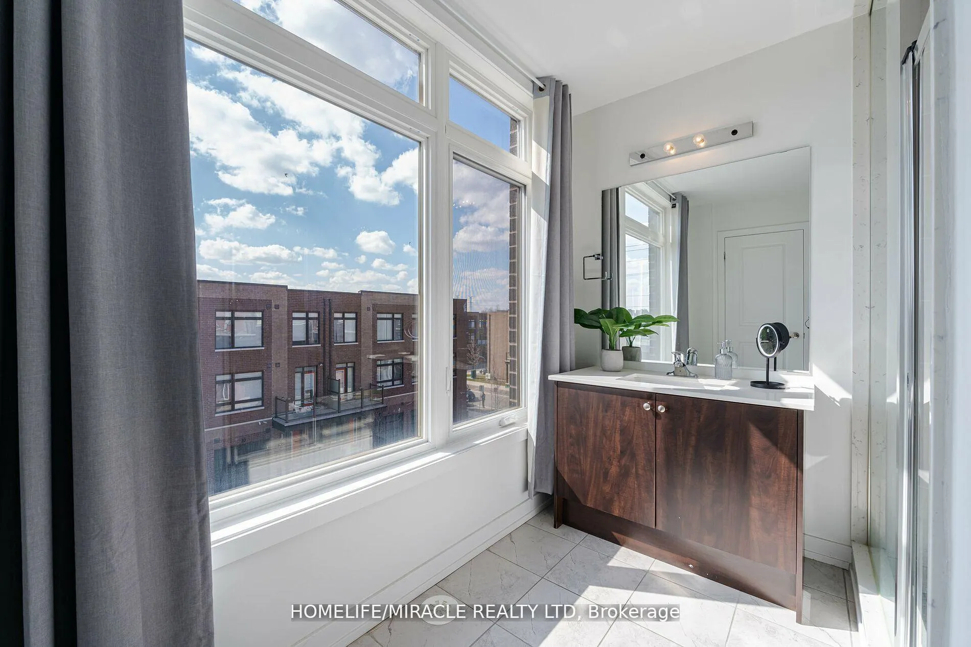 Photo 29 of 13 Antigonish Street, Vaughan, Vaughan Grove — HOMEH