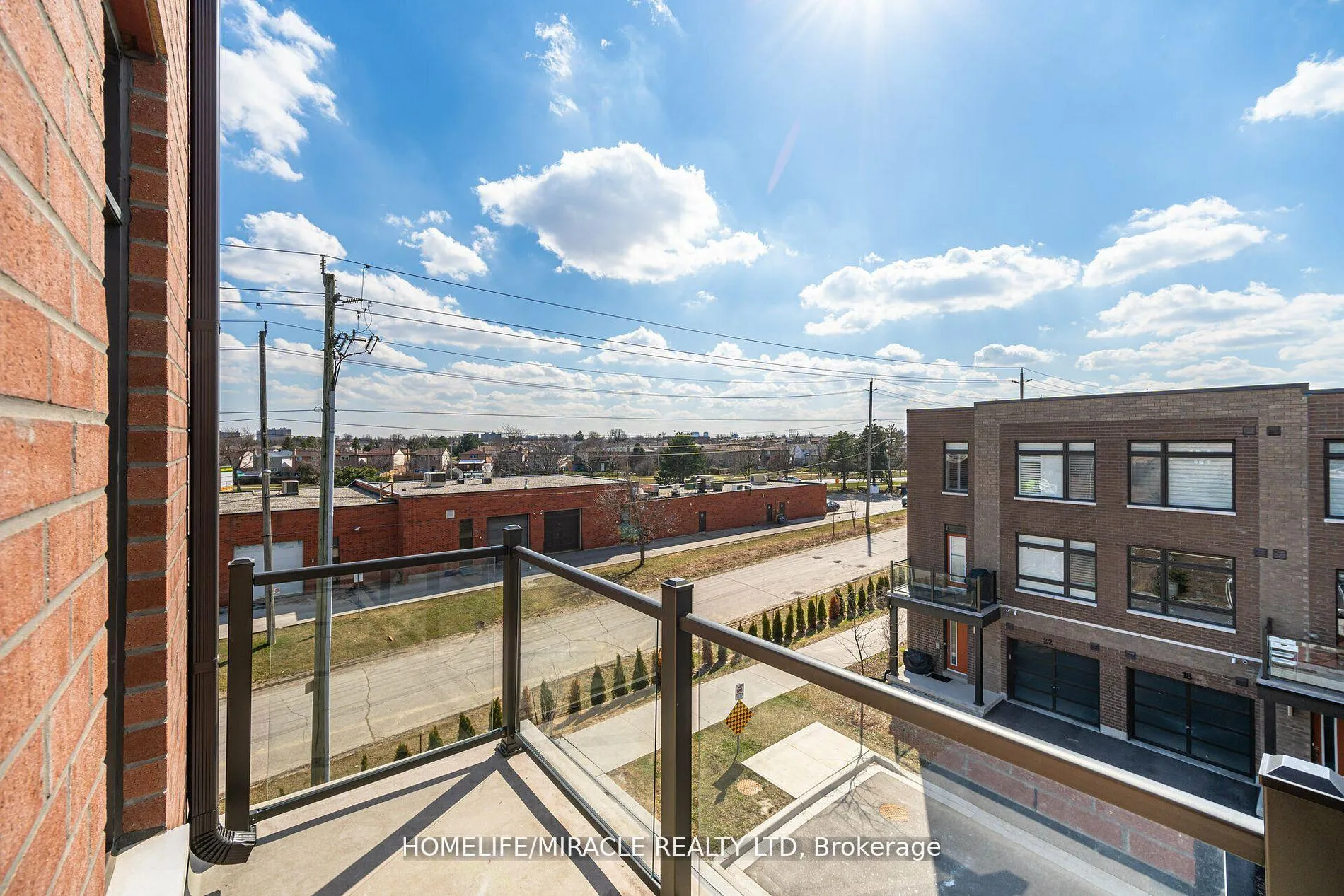 Photo 32 of 13 Antigonish Street, Vaughan, Vaughan Grove — HOMEH
