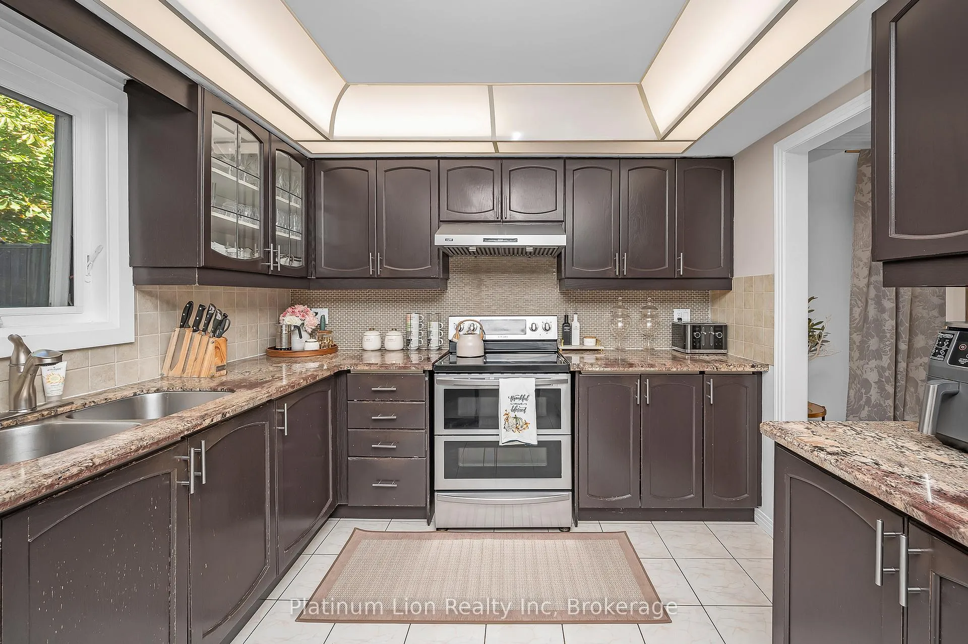 Photo 14 of 13 Brookhurst Crescent, Hamilton, Waterdown — HOMEH