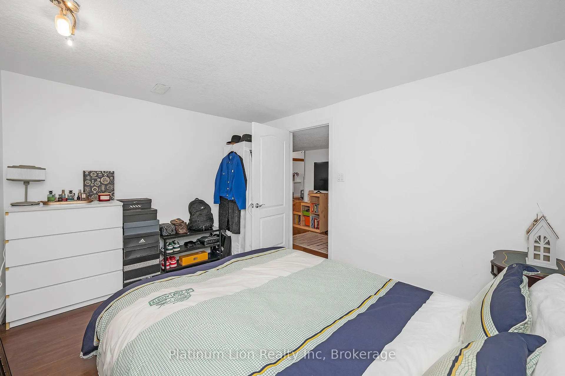 Photo 28 of 13 Brookhurst Crescent, Hamilton, Waterdown — HOMEH