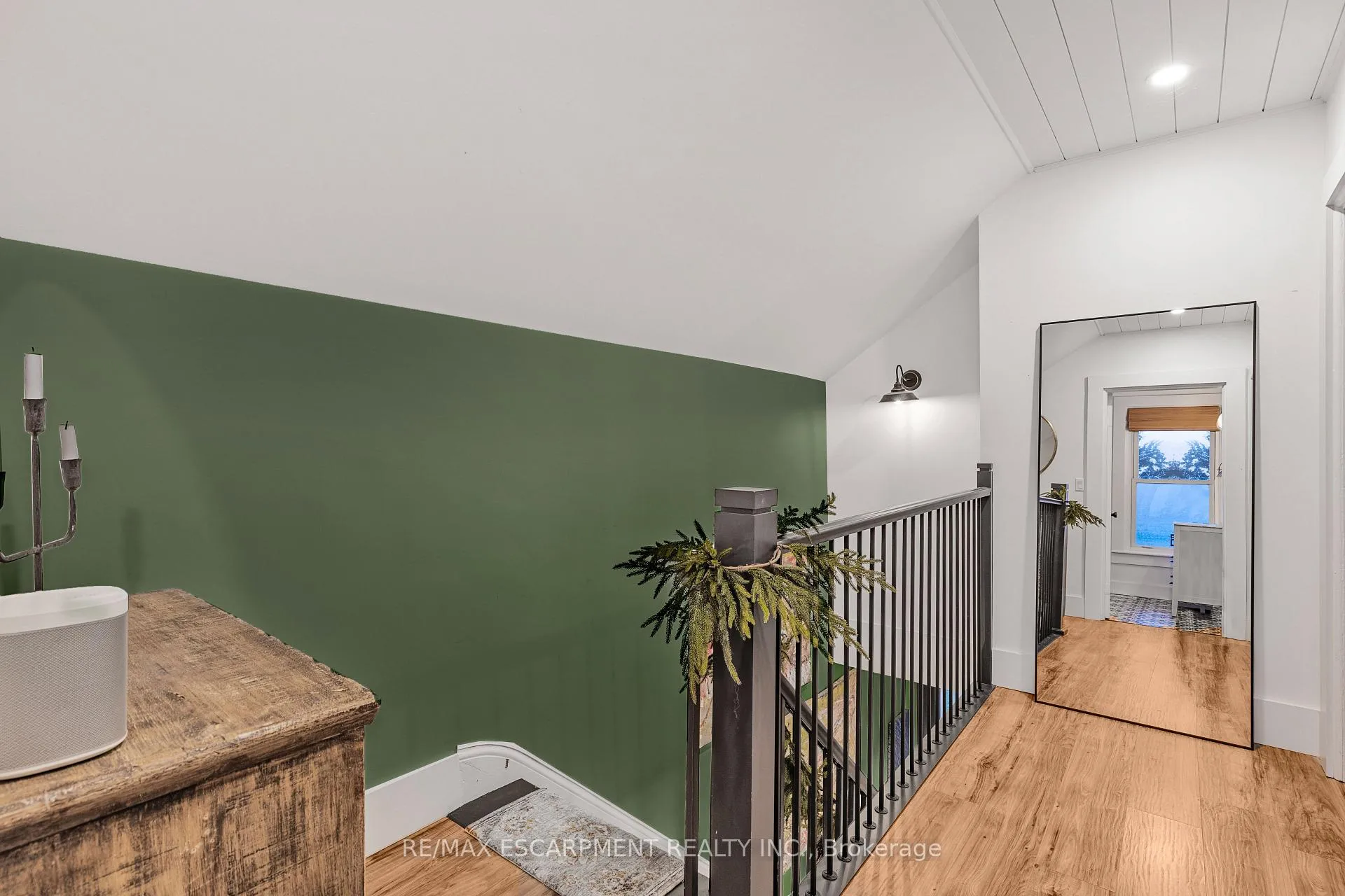Photo 18 of 374 Ontario Street, Grimsby, Grimsby Beach — HOMEH