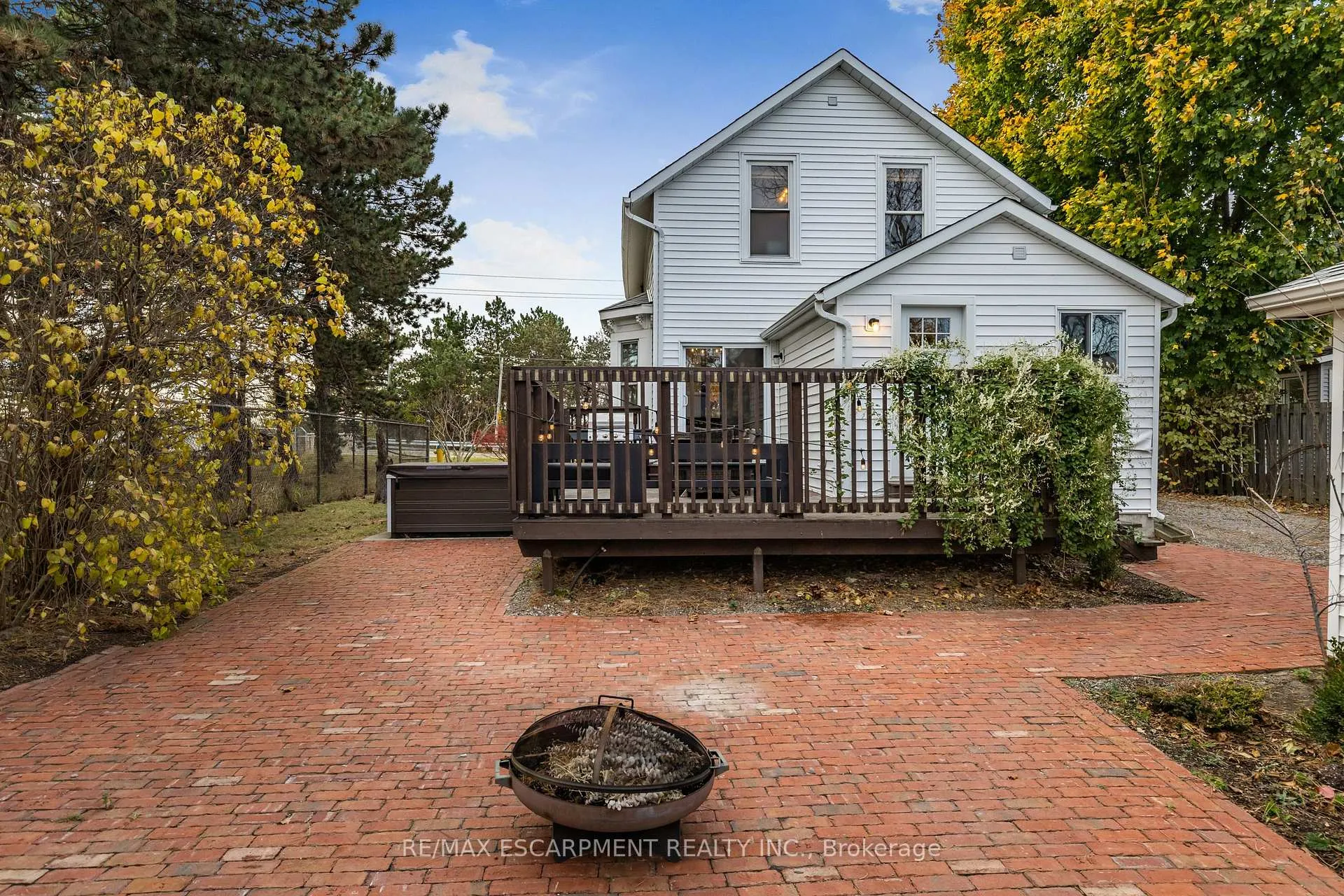 Photo 32 of 374 Ontario Street, Grimsby, Grimsby Beach — HOMEH