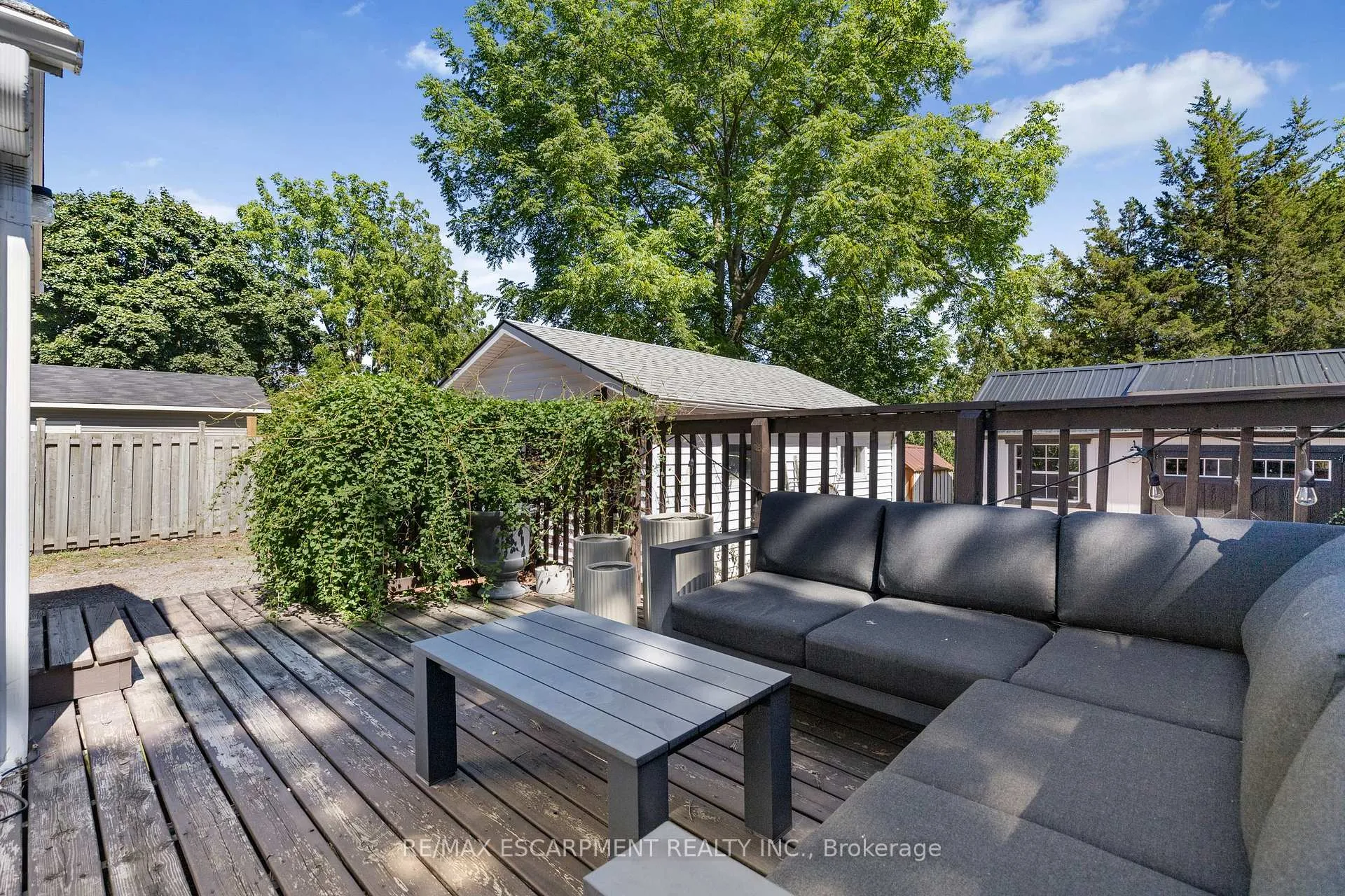 Photo 33 of 374 Ontario Street, Grimsby, Grimsby Beach — HOMEH