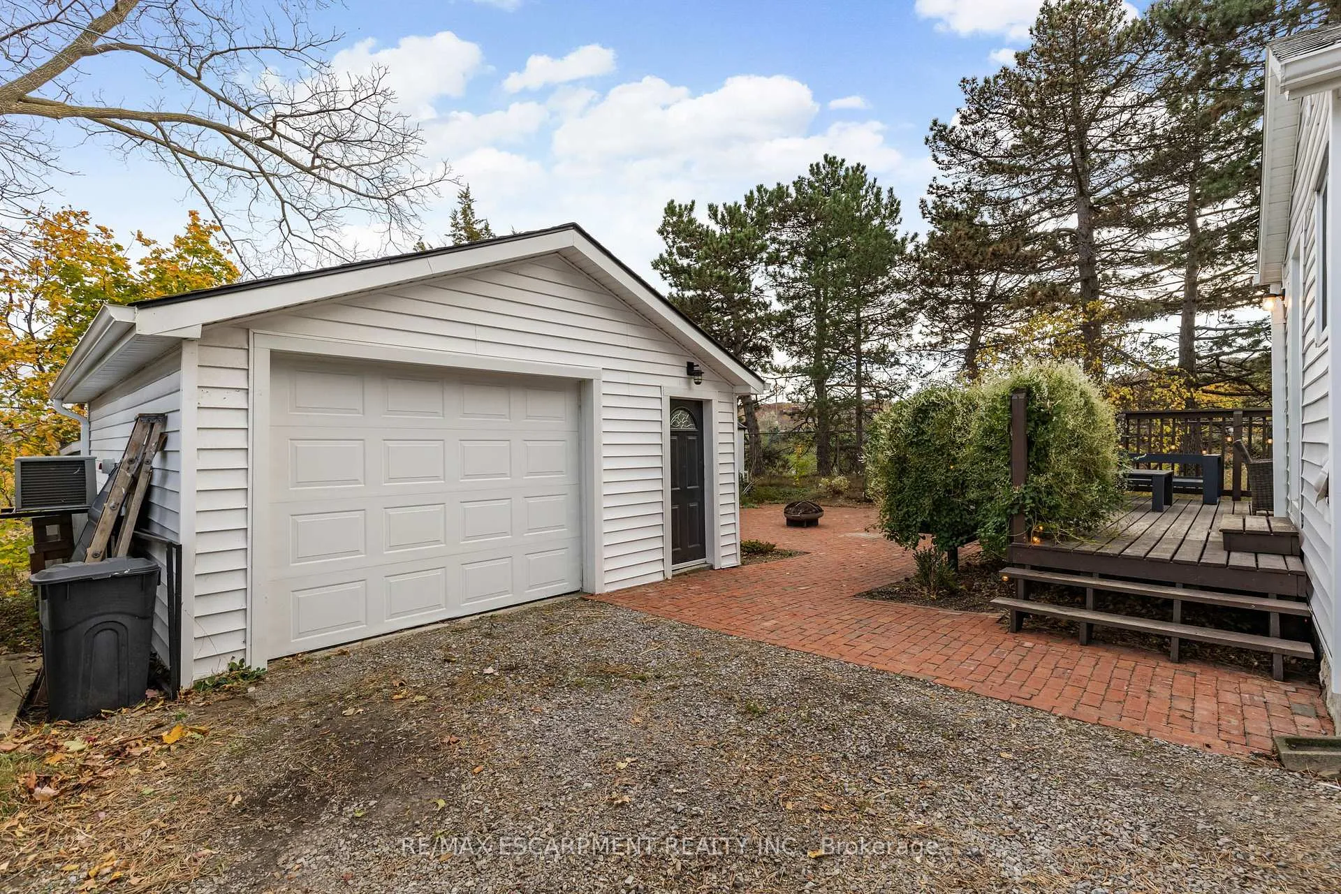 Photo 36 of 374 Ontario Street, Grimsby, Grimsby Beach — HOMEH