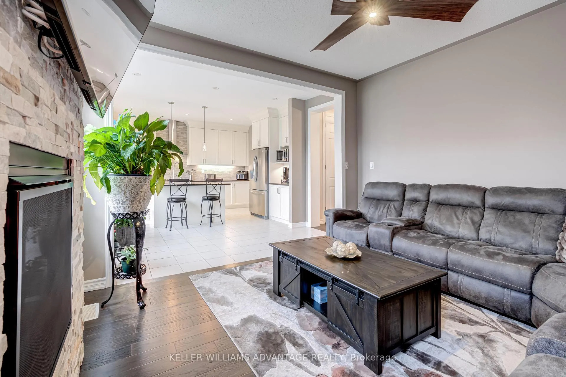 Photo 10 of 52 Gould Crescent, New Tecumseth, Tottenham — HOMEH