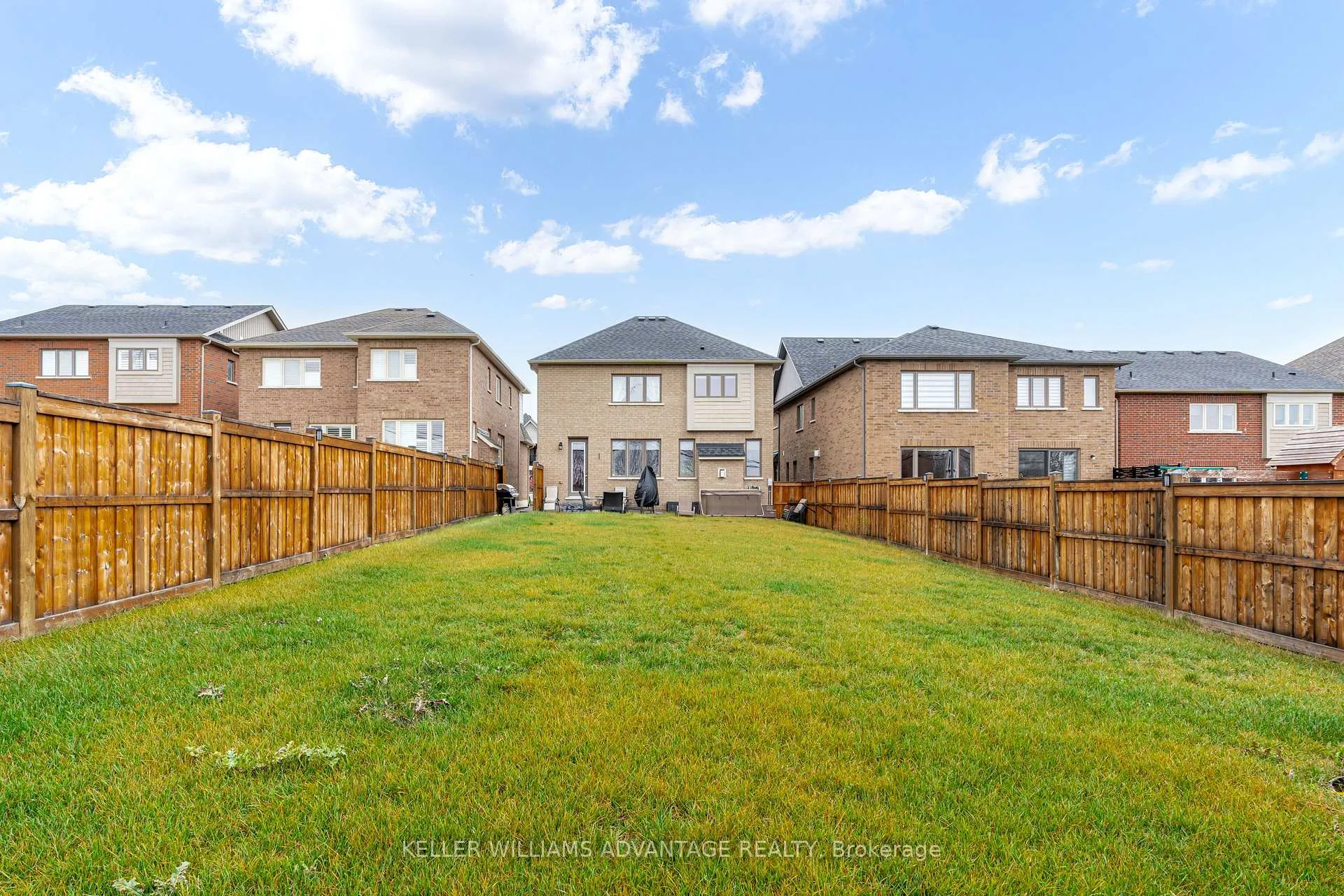 Photo 31 of 52 Gould Crescent, New Tecumseth, Tottenham — HOMEH
