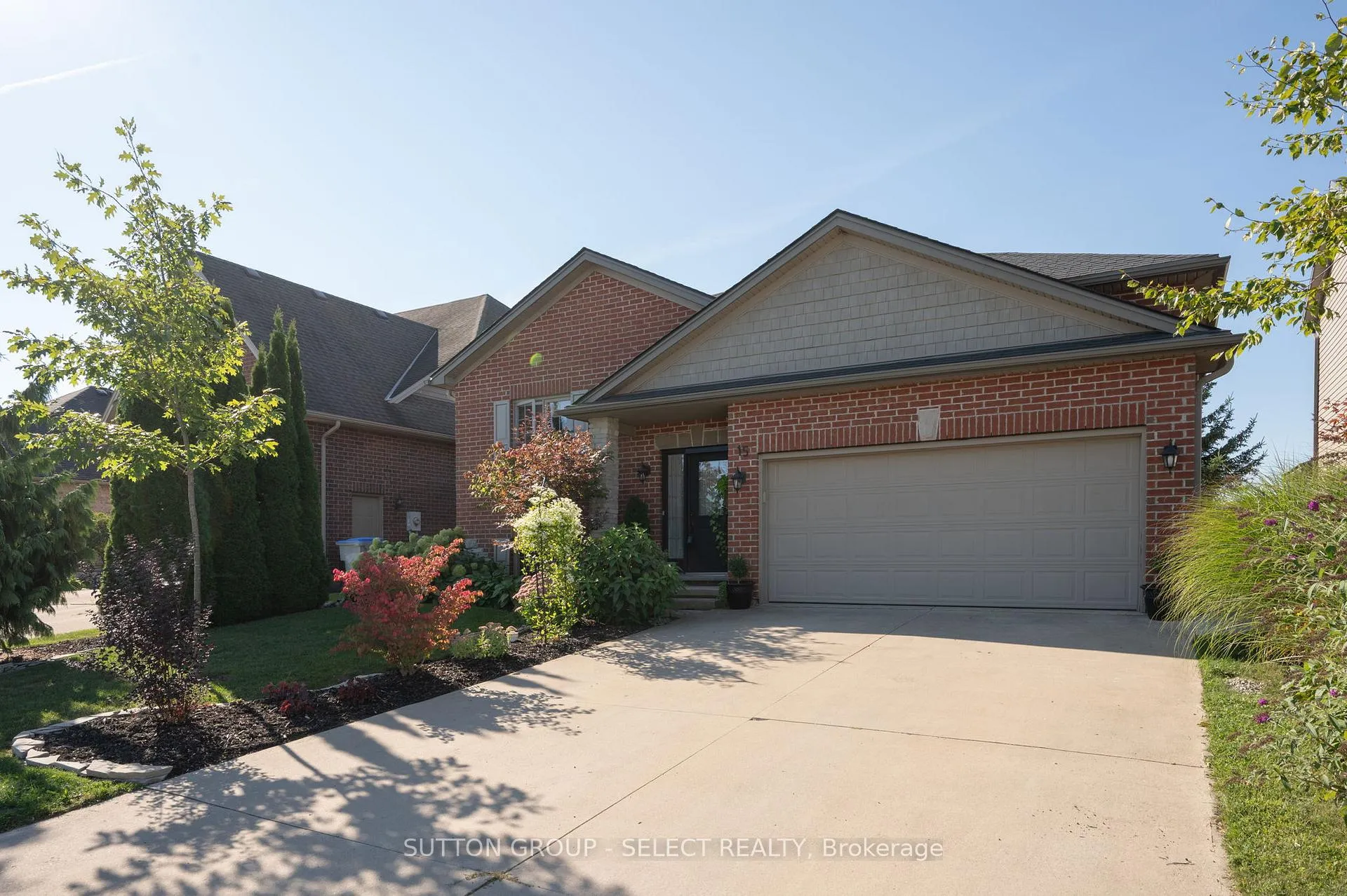 Photo 2 of 15 Hamilton Street, North Middlesex, Ailsa Craig — HOMEH
