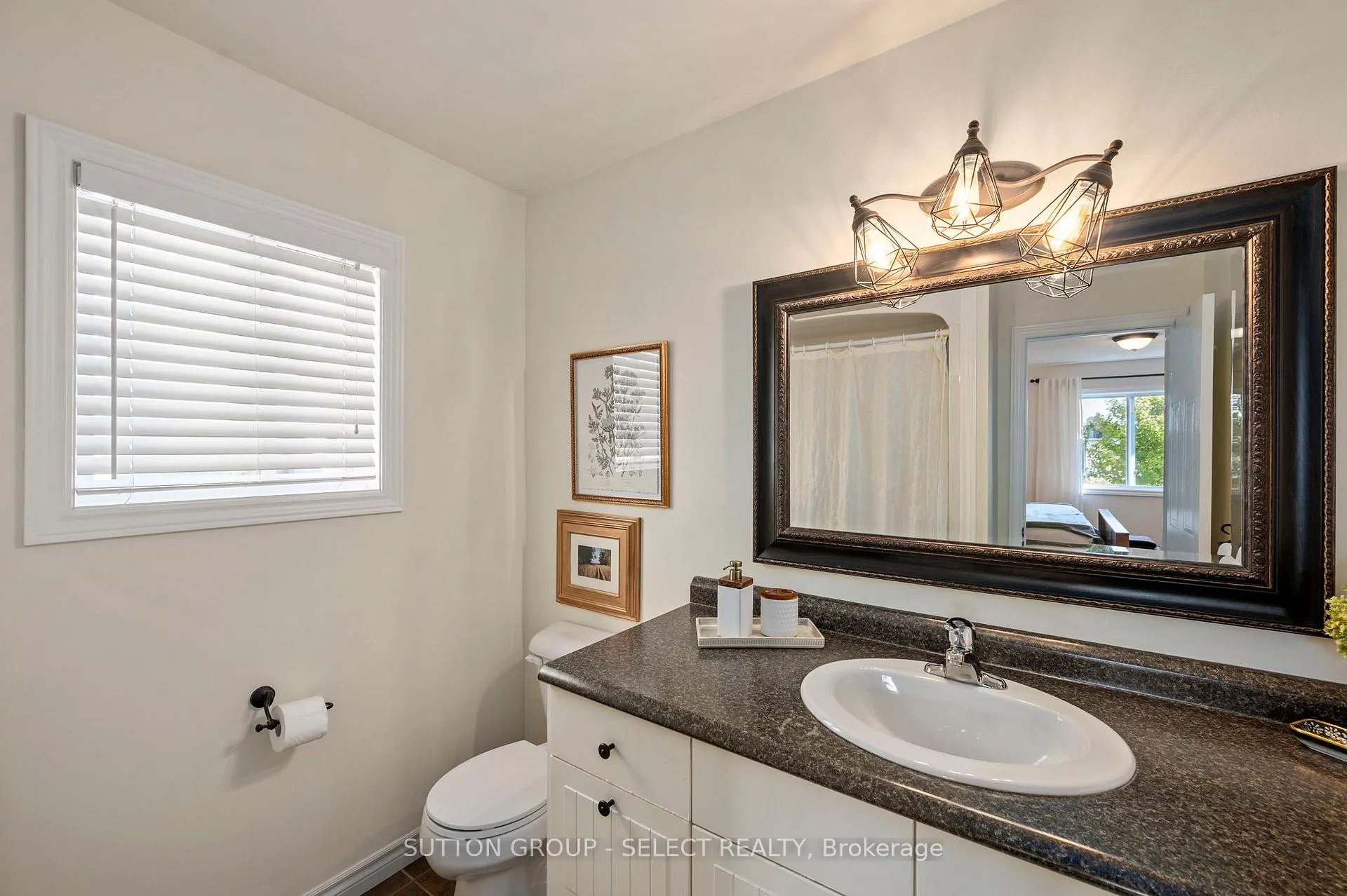 Photo 19 of 15 Hamilton Street, North Middlesex, Ailsa Craig — HOMEH