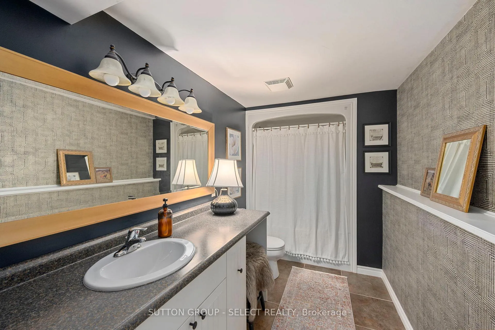 Photo 25 of 15 Hamilton Street, North Middlesex, Ailsa Craig — HOMEH