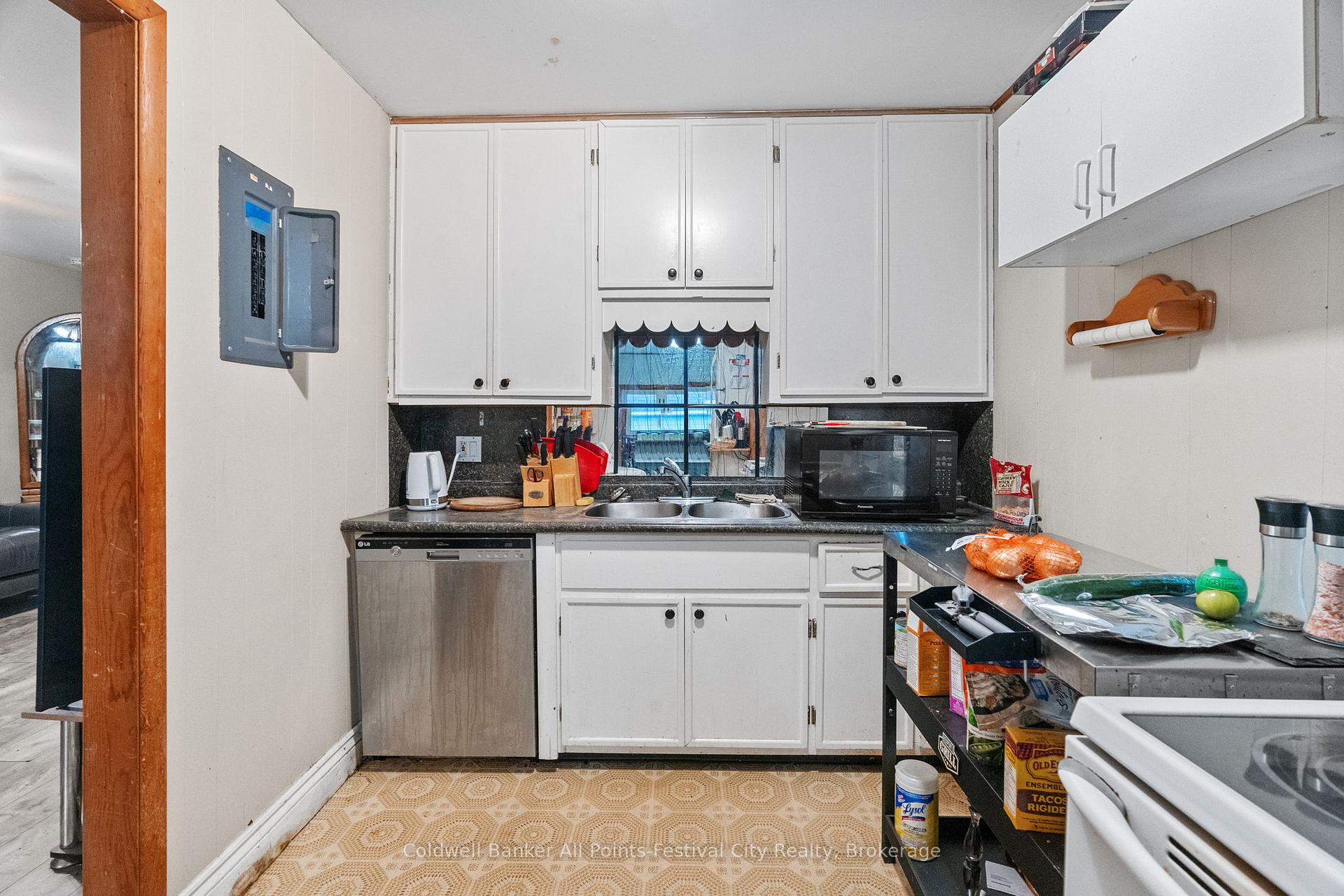 Photo 17 of 116 Quebec Street, Goderich, Goderich (Town) — HOMEH