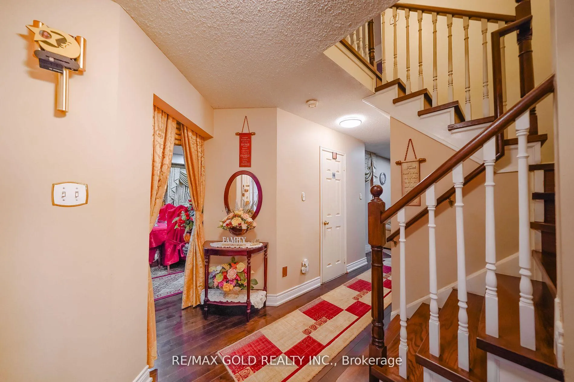 Photo 3 of 59 Knotty Pine Drive, Whitby, Williamsburg — HOMEH