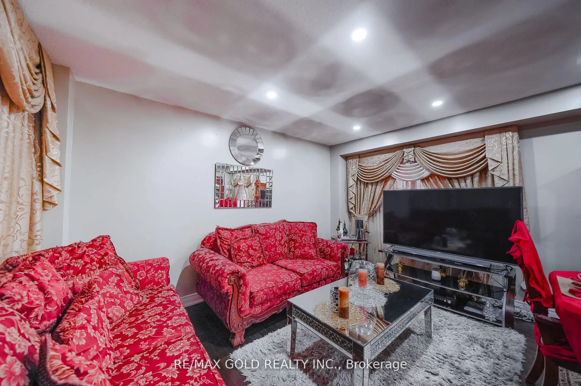 Photo 4 of 59 Knotty Pine Drive, Whitby, Williamsburg — HOMEH