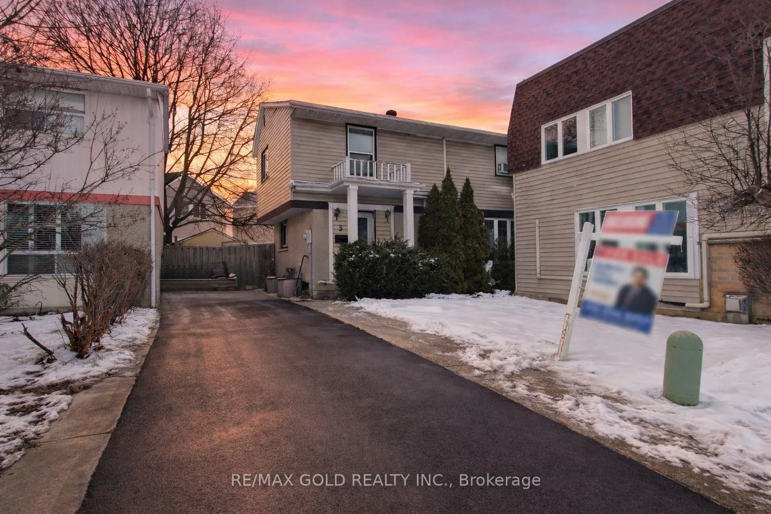 Front of 3 Hemlark Court
