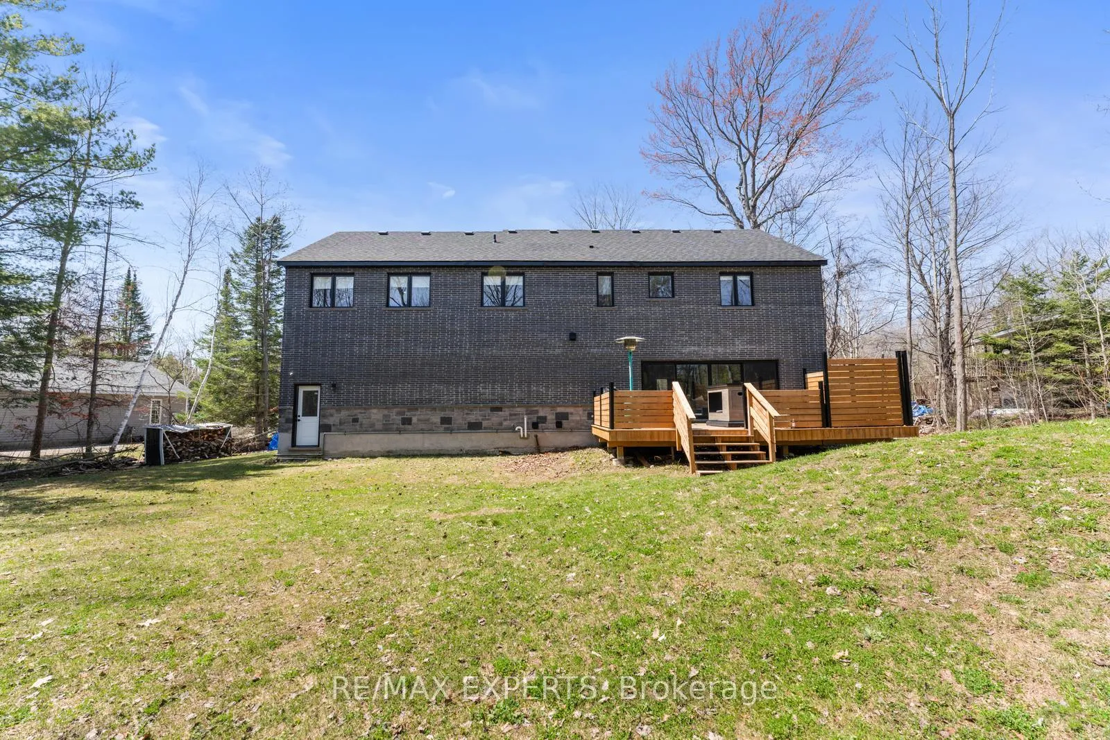 Photo 30 of 11 Joliet Crescent, Tiny, Rural Tiny — HOMEH
