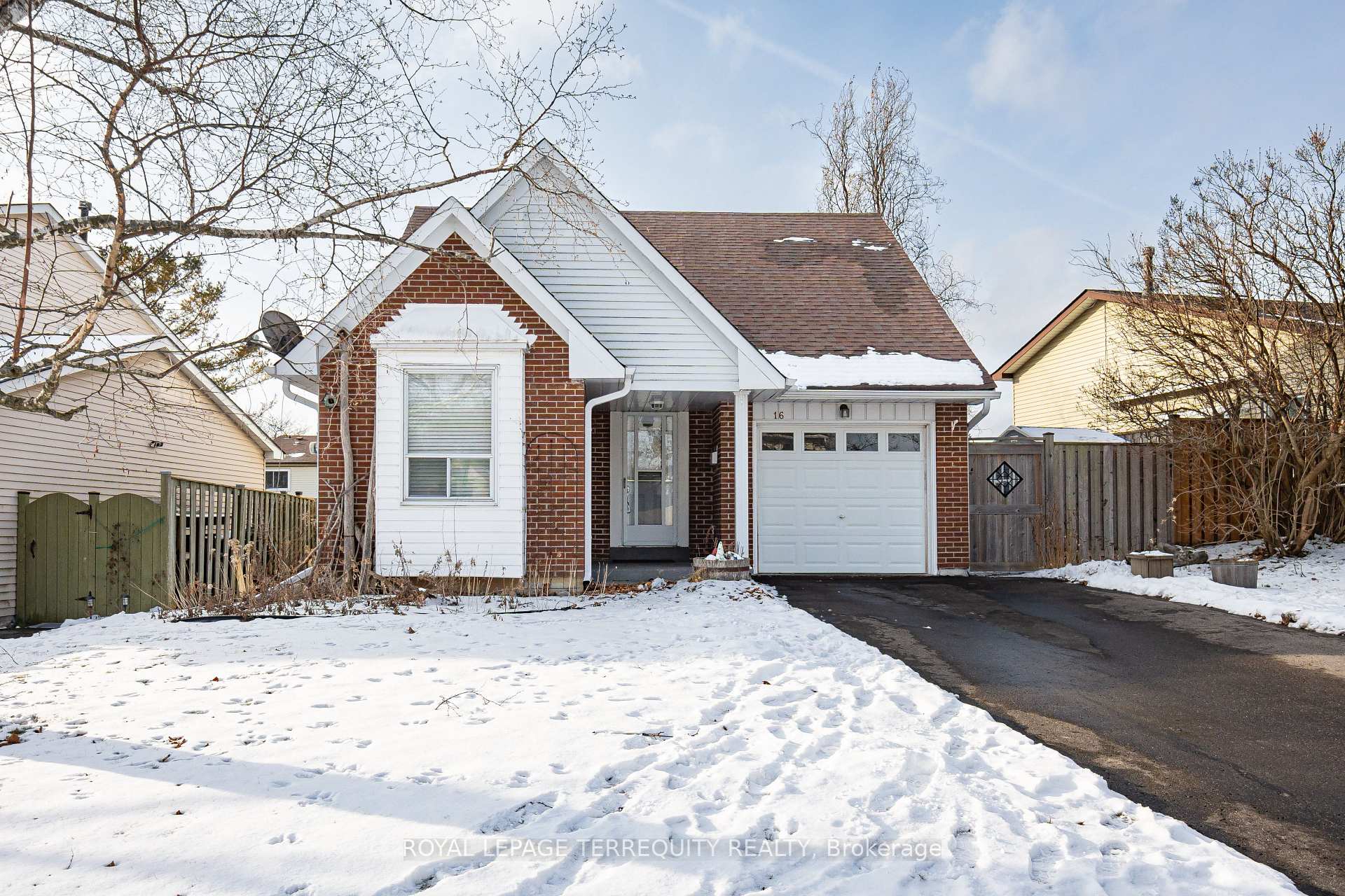 Photo 1 of 16 Banner Crescent, Ajax, South West — HOMEH