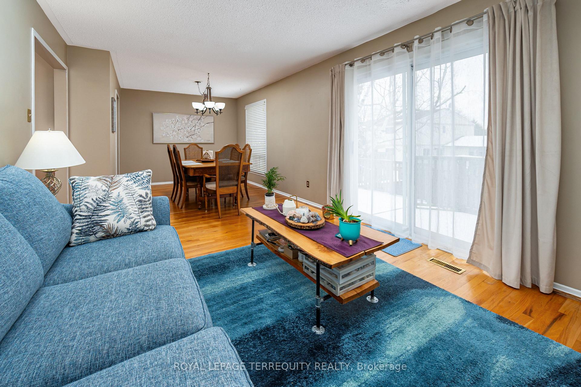 Photo 7 of 16 Banner Crescent, Ajax, South West — HOMEH