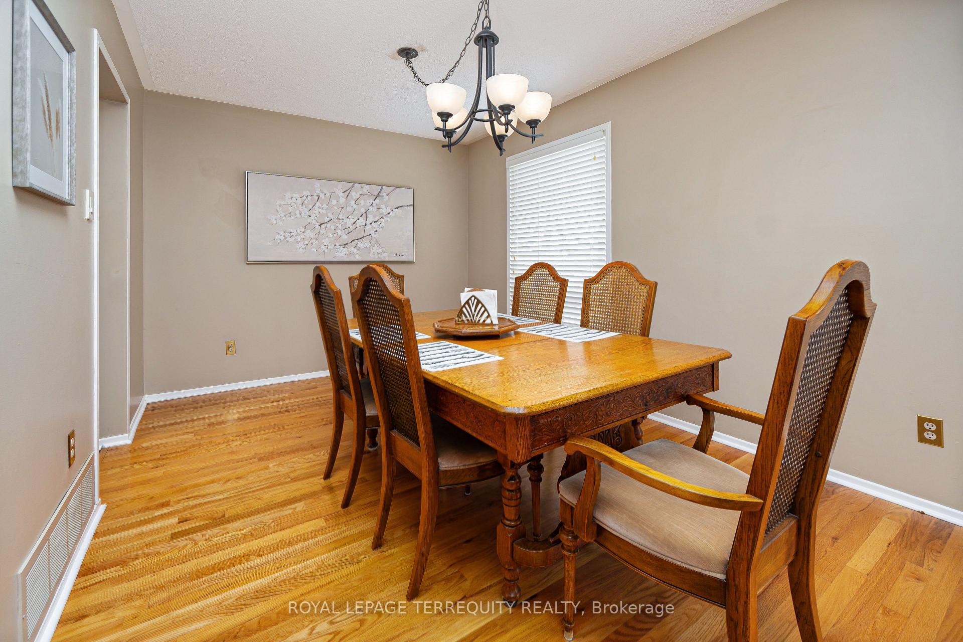 Photo 9 of 16 Banner Crescent, Ajax, South West — HOMEH