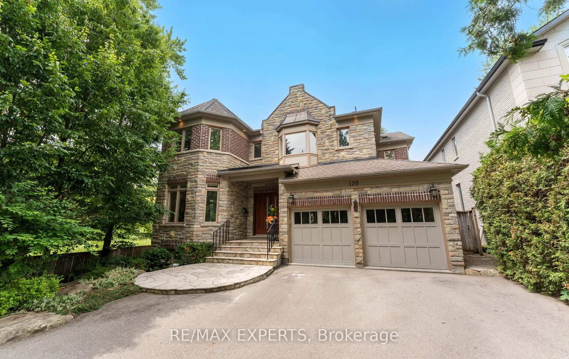 Photo 1 of 120 Riverside Drive, Vaughan, East Woodbridge — HOMEH