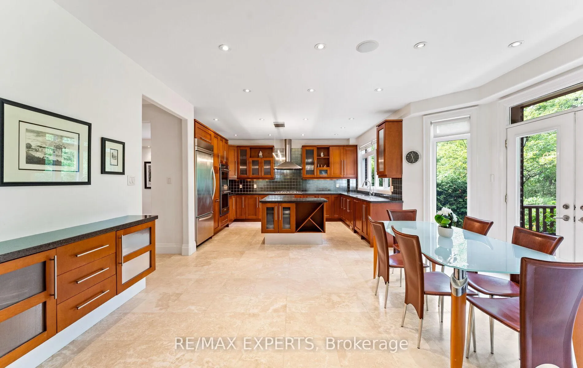 Photo 9 of 120 Riverside Drive, Vaughan, East Woodbridge — HOMEH