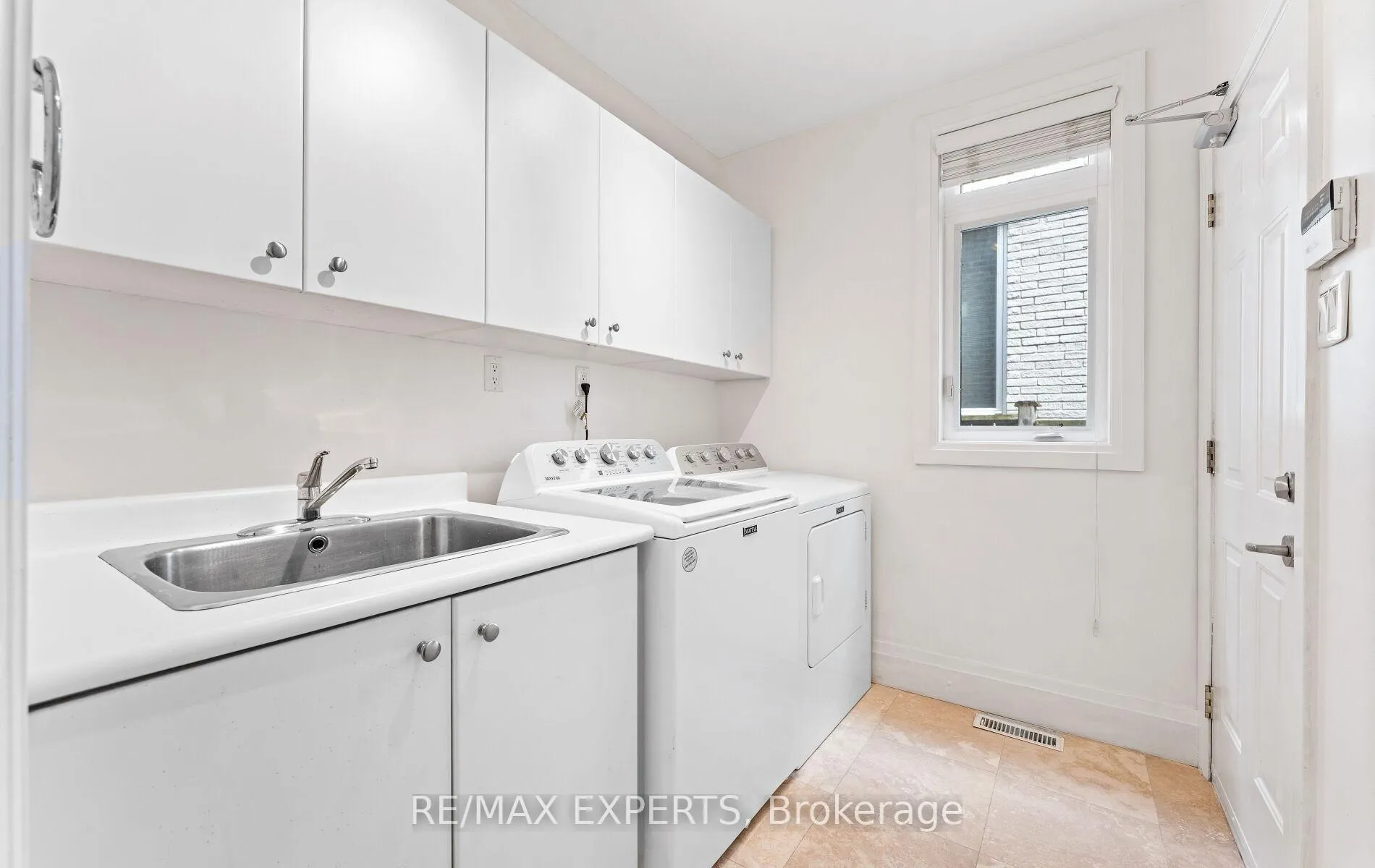 Photo 13 of 120 Riverside Drive, Vaughan, East Woodbridge — HOMEH