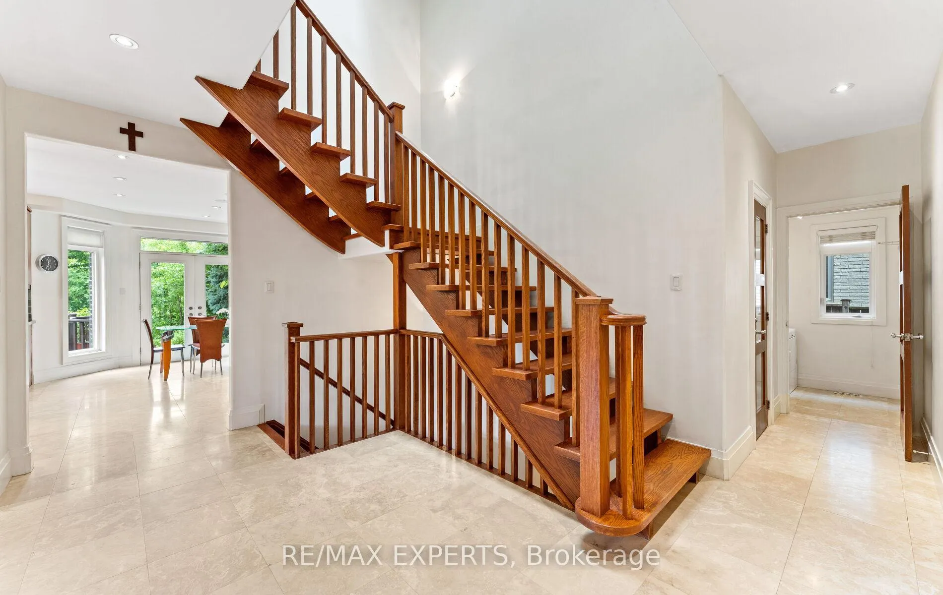 Photo 15 of 120 Riverside Drive, Vaughan, East Woodbridge — HOMEH