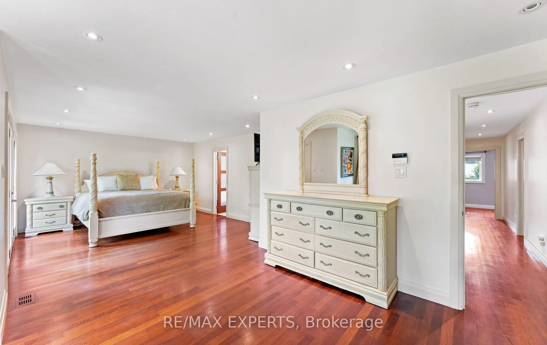 Photo 17 of 120 Riverside Drive, Vaughan, East Woodbridge — HOMEH