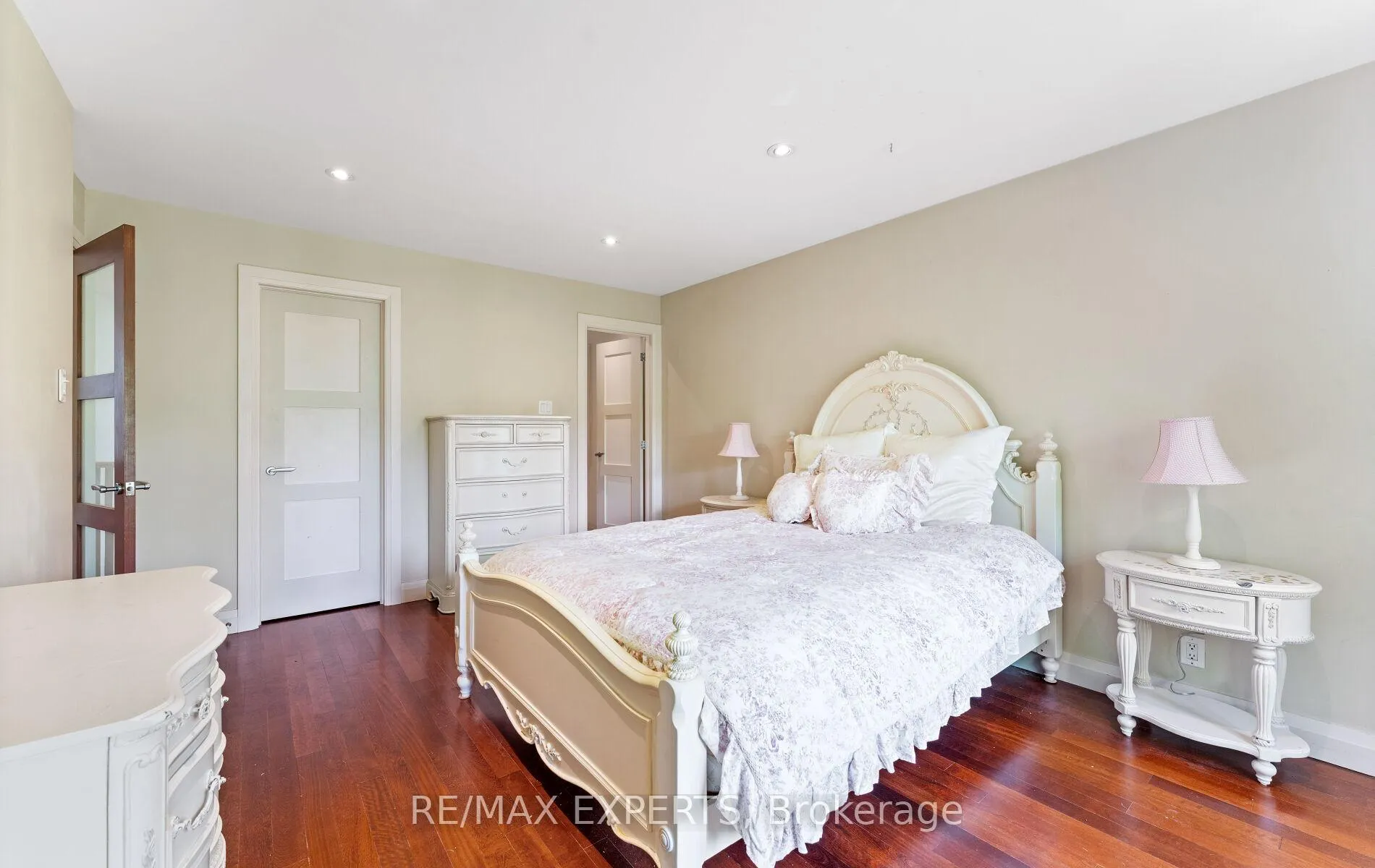 Photo 25 of 120 Riverside Drive, Vaughan, East Woodbridge — HOMEH
