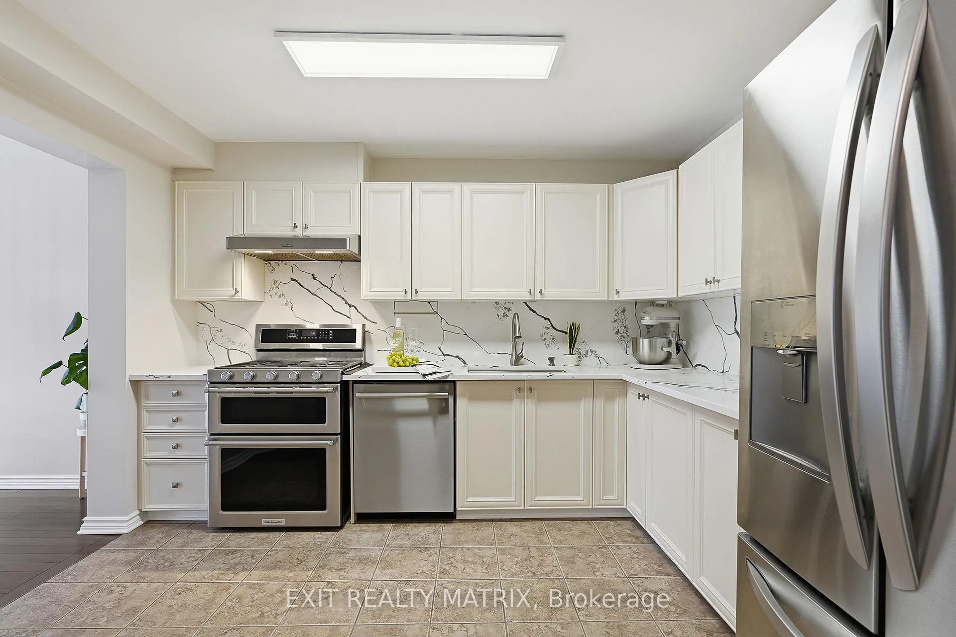 Photo 7 of 208 Greenridge Street, Ottawa, Chapel Hill — HOMEH