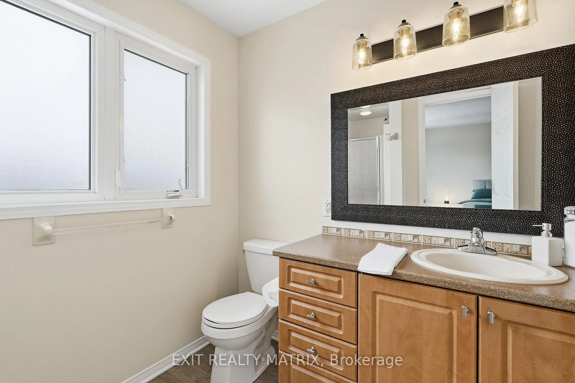 Photo 21 of 208 Greenridge Street, Ottawa, Chapel Hill — HOMEH