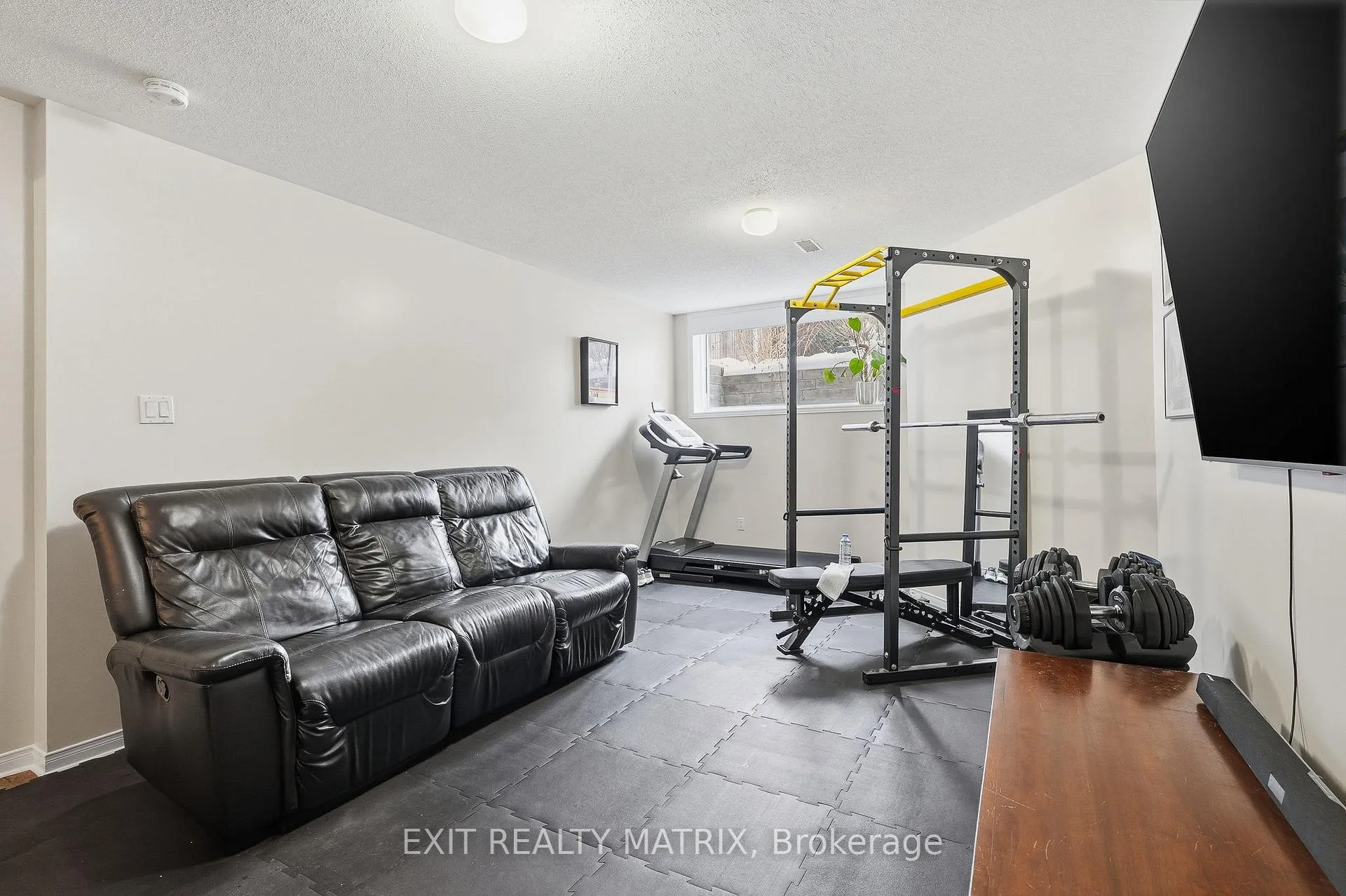 Photo 23 of 208 Greenridge Street, Ottawa, Chapel Hill — HOMEH