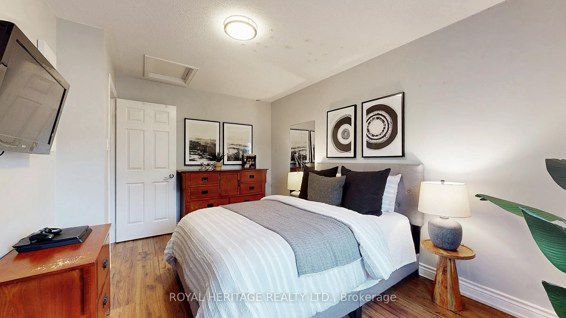 Photo 20 of 32 Fenwick Avenue, Clarington, Bowmanville — HOMEH