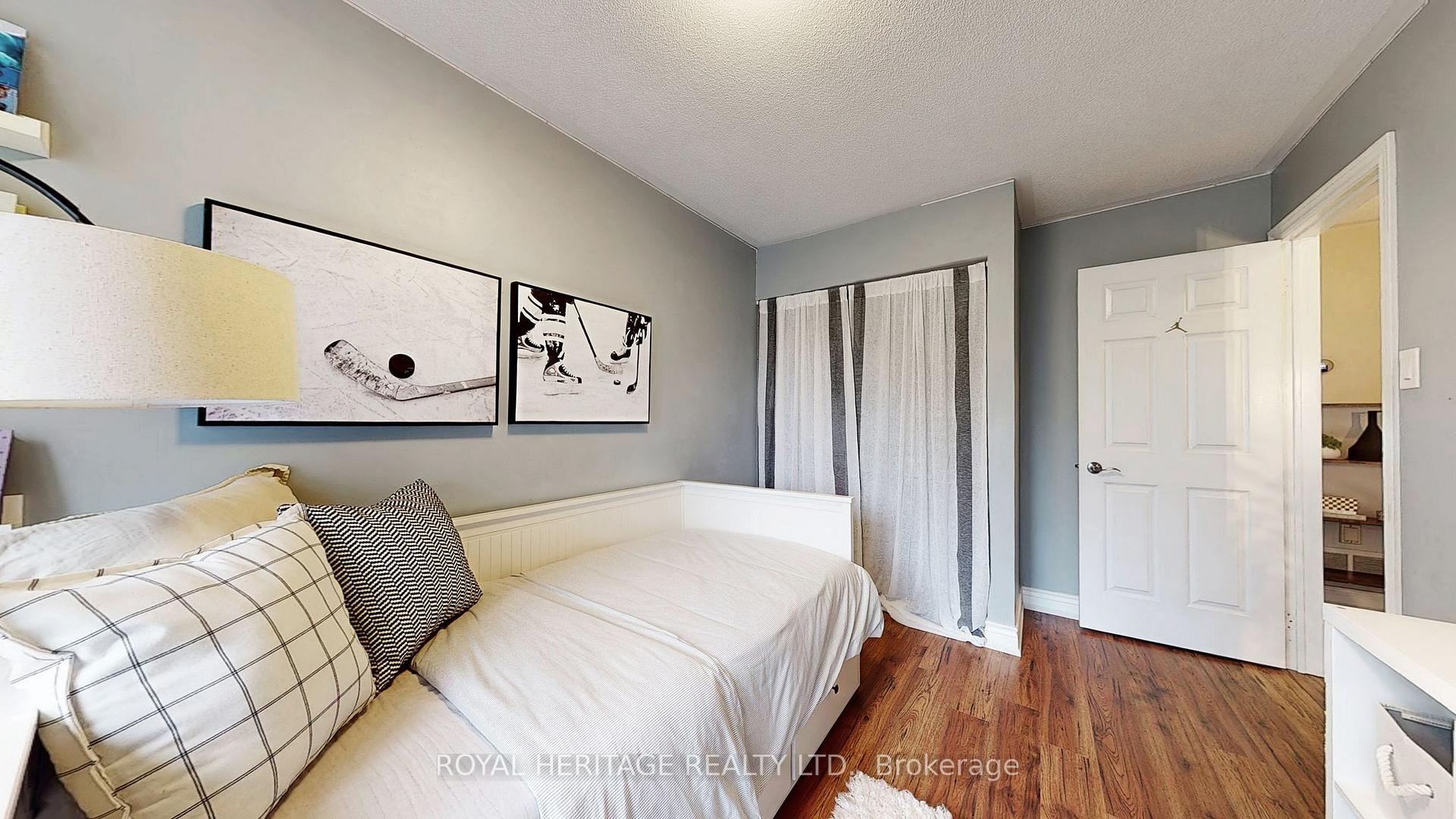 Photo 23 of 32 Fenwick Avenue, Clarington, Bowmanville — HOMEH