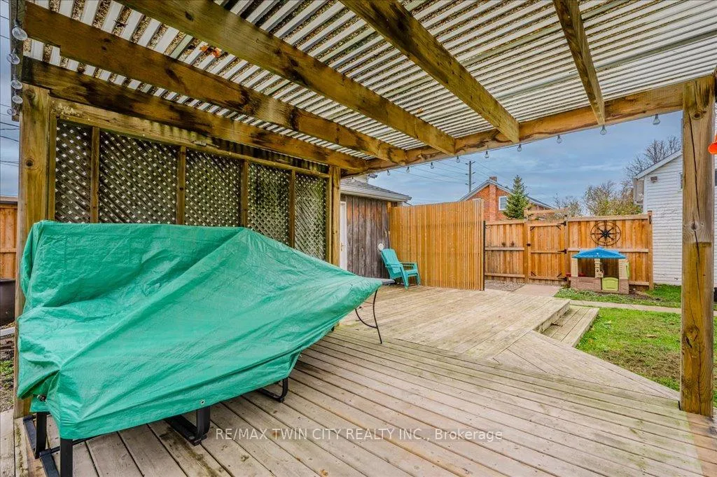 Photo 33 of 999 Northfield Drive E, Woolwich — HOMEH