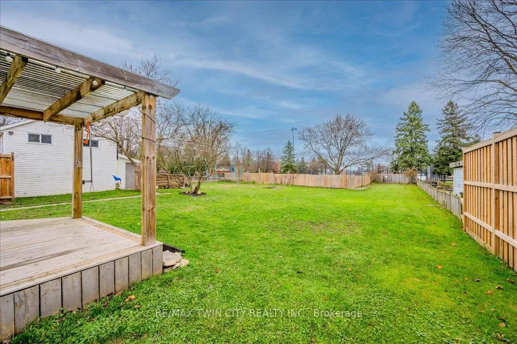 Photo 34 of 999 Northfield Drive E, Woolwich — HOMEH
