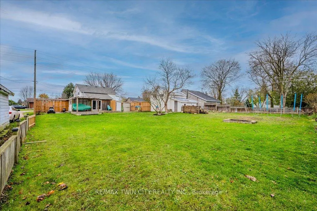 Photo 37 of 999 Northfield Drive E, Woolwich — HOMEH