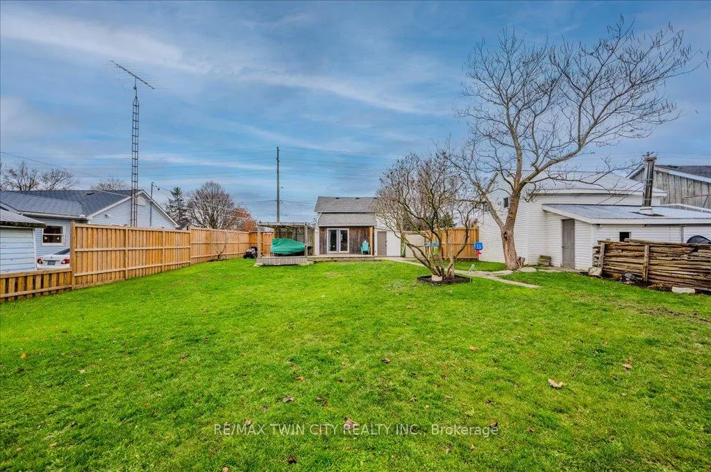Photo 39 of 999 Northfield Drive E, Woolwich — HOMEH