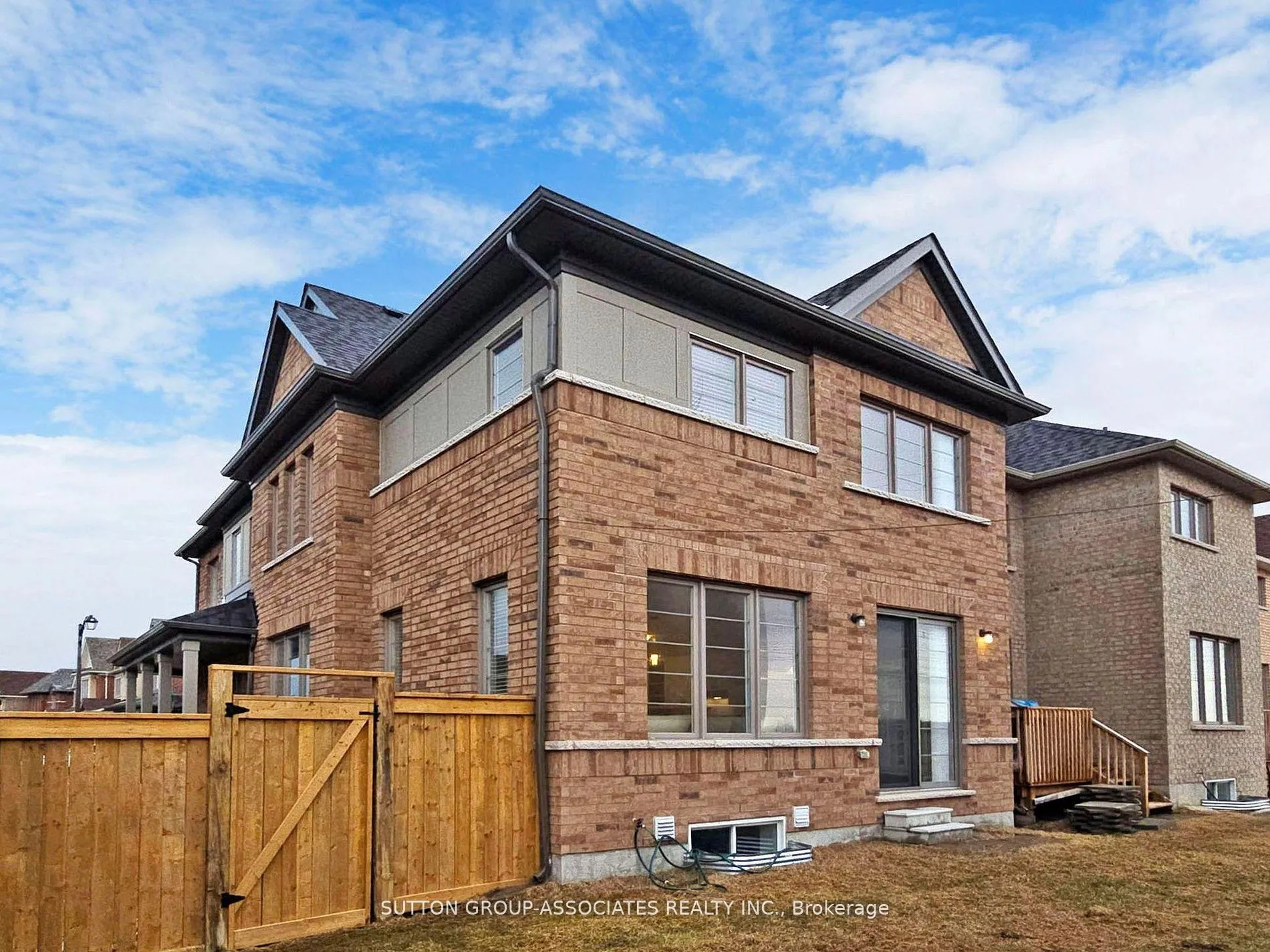 Photo 3 of 2576 Orchestrate Drive W, Oshawa, Windfields — HOMEH