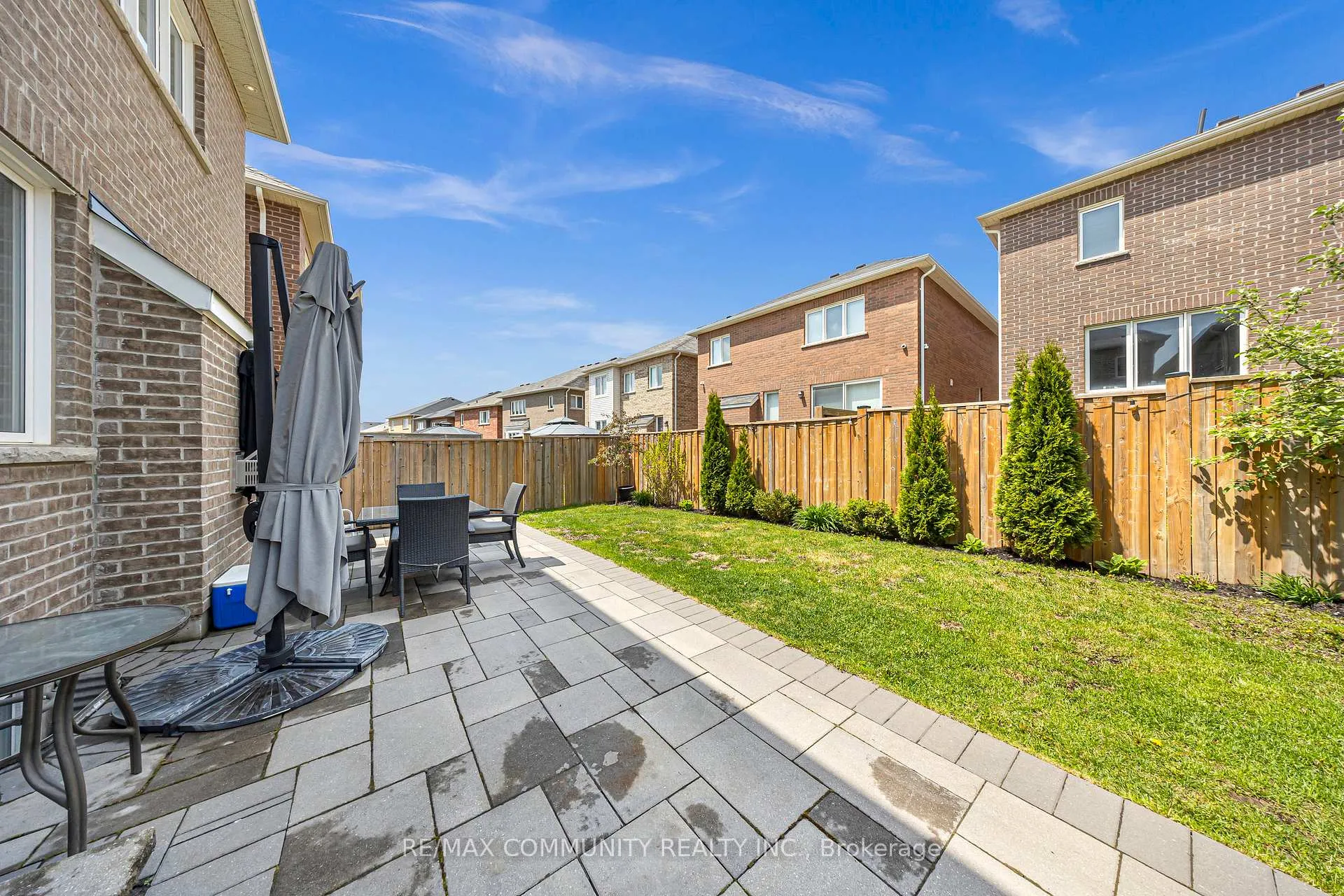 Photo 5 of 1055 Foxtail Crescent E, Pickering, Rural Pickering — HOMEH