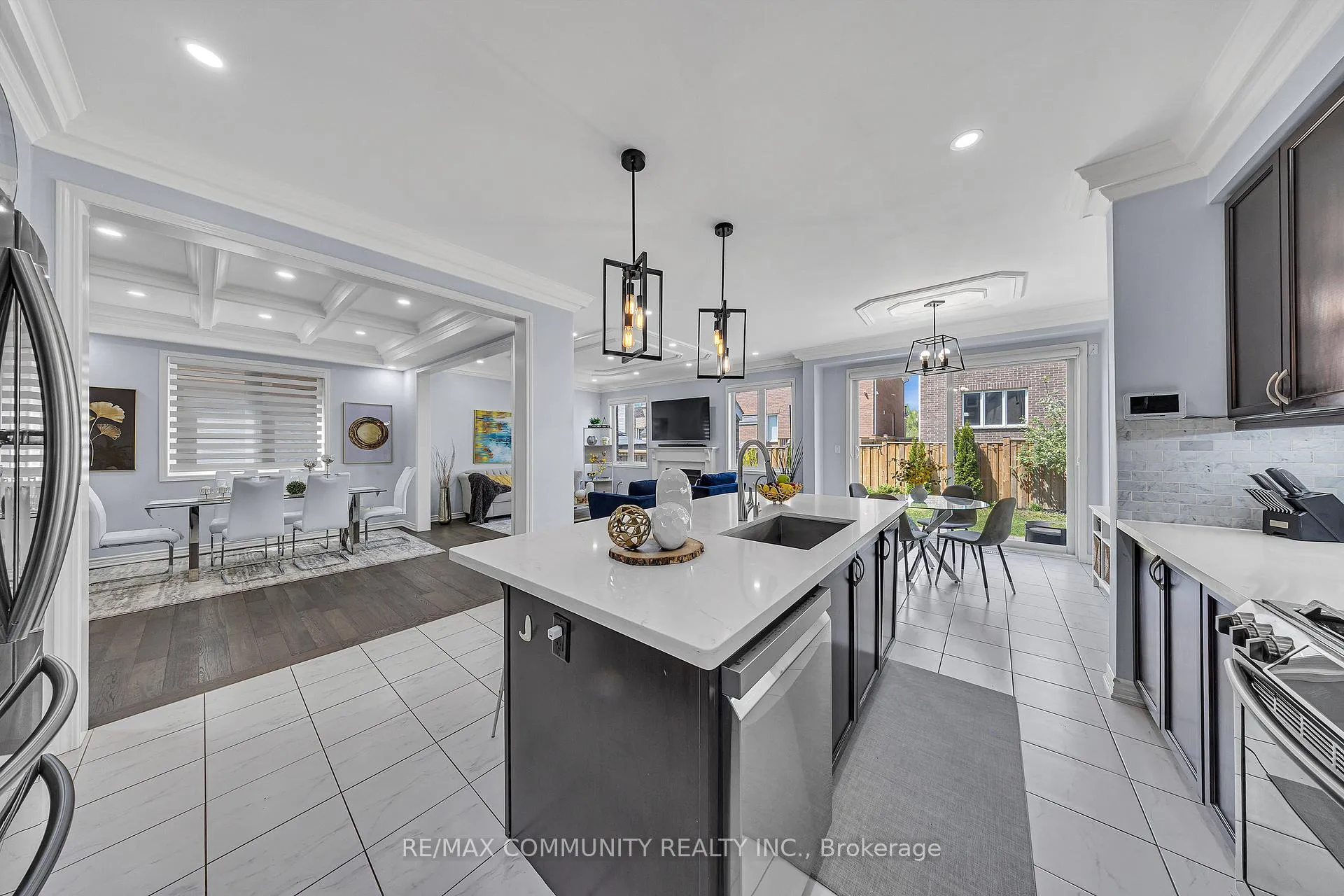 Photo 20 of 1055 Foxtail Crescent E, Pickering, Rural Pickering — HOMEH